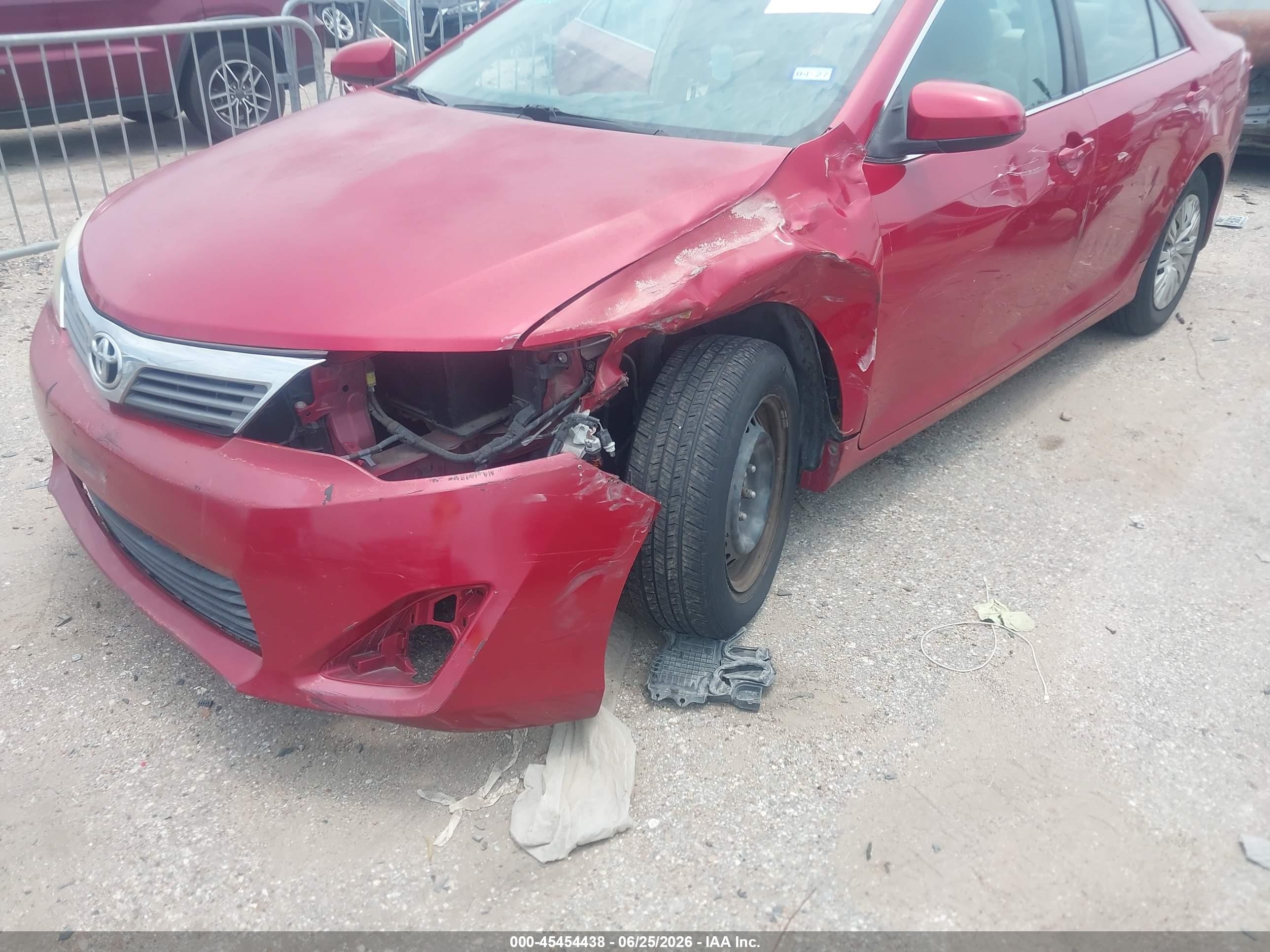 2014 Toyota Camry L Красный vin: 4T1BF1FK7EU737990