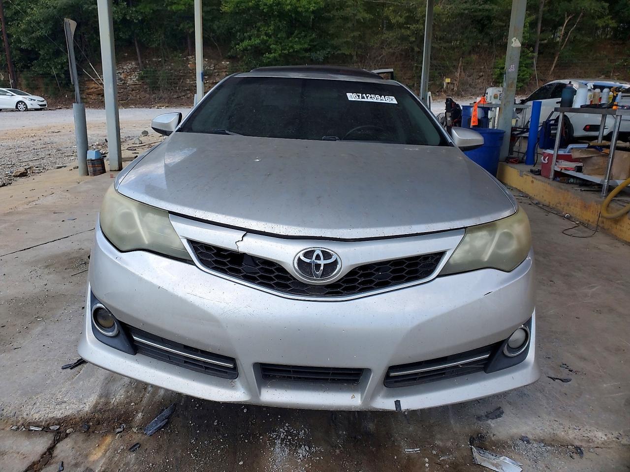 2014 Toyota Camry Se Серебряный vin: 4T1BF1FK7EU740405