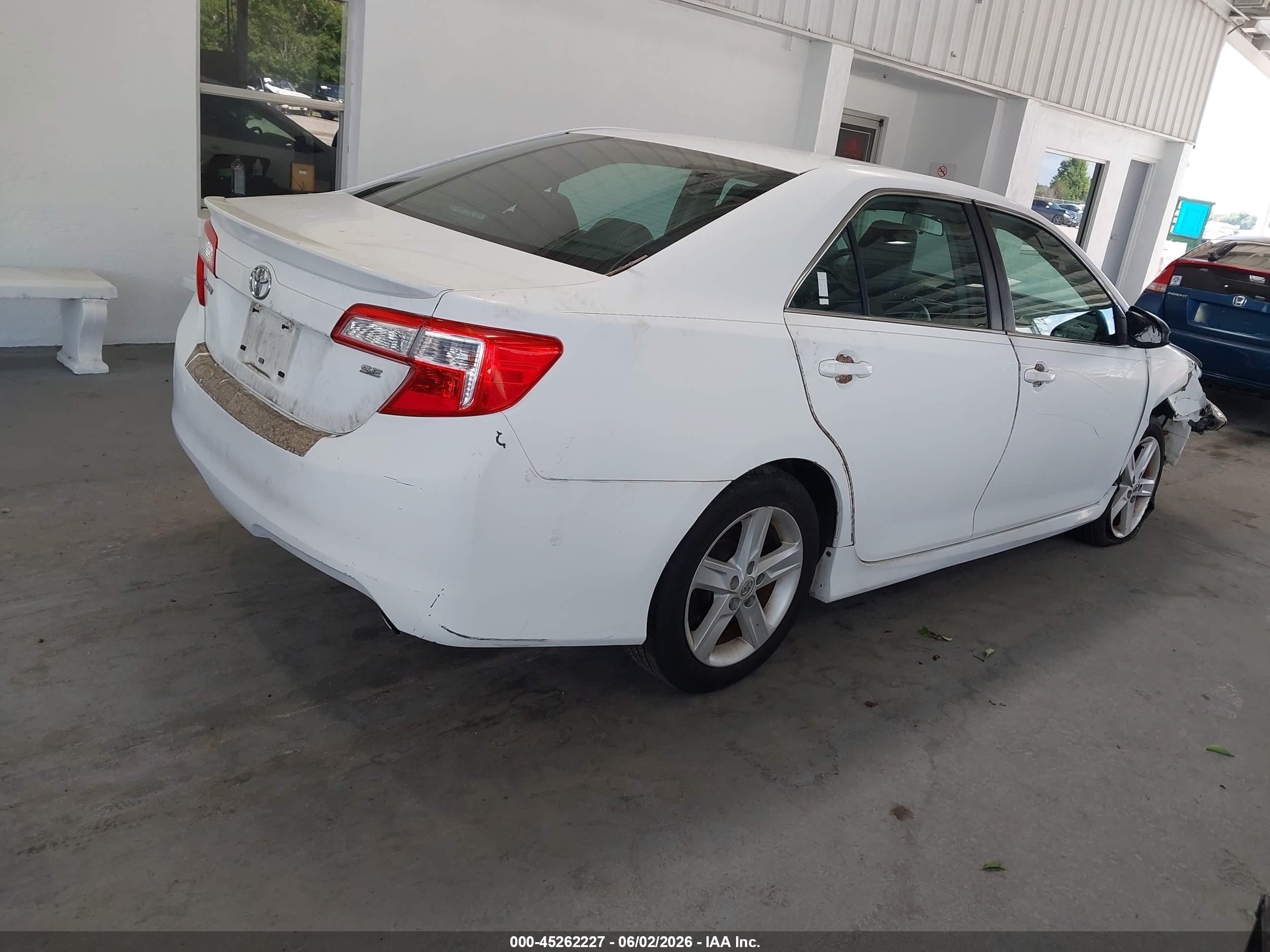 2014 Toyota Camry Se White vin: 4T1BF1FK7EU743871