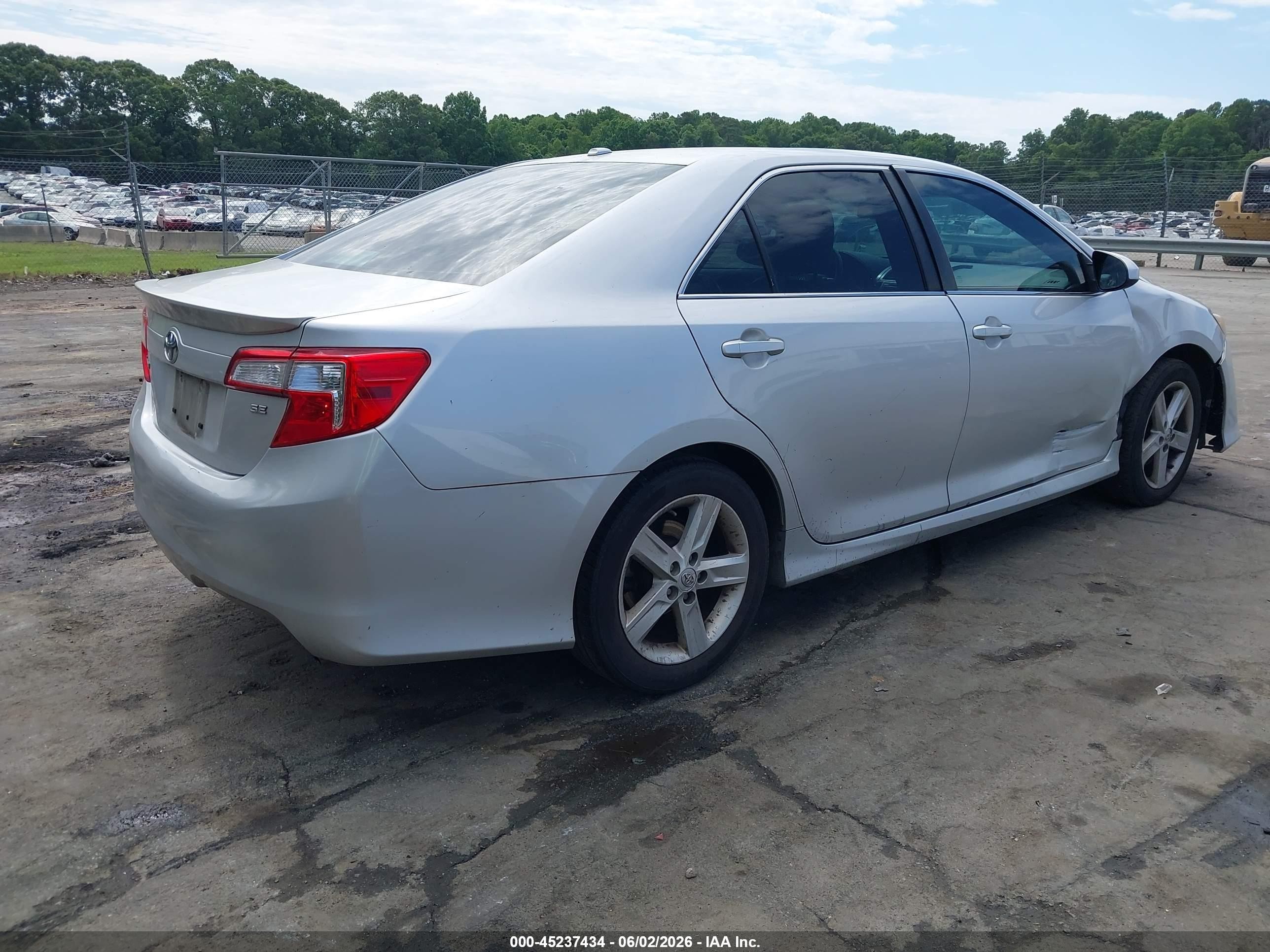 2014 Toyota Camry Se Silver vin: 4T1BF1FK7EU775056