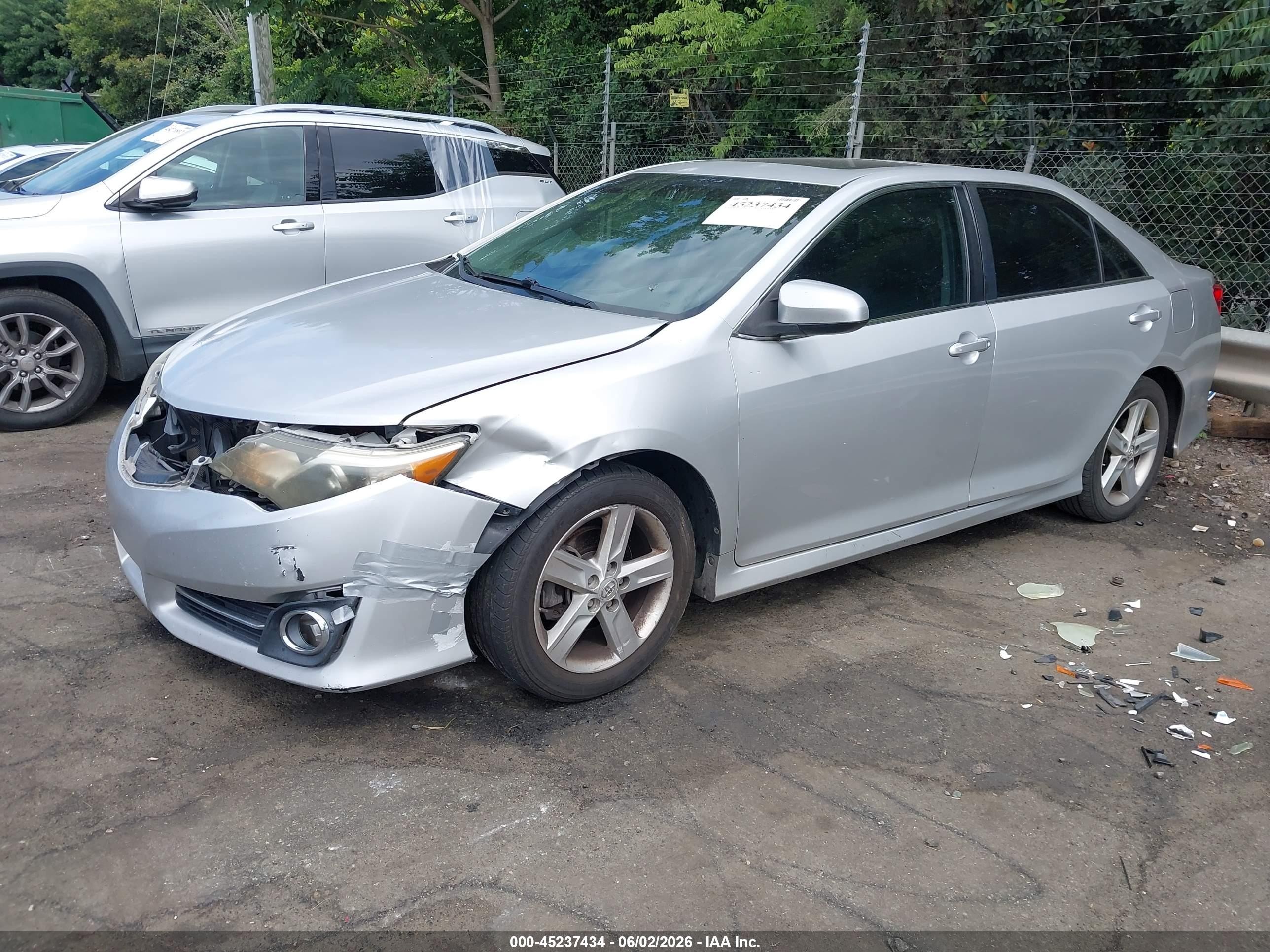 2014 Toyota Camry Se Silver vin: 4T1BF1FK7EU775056
