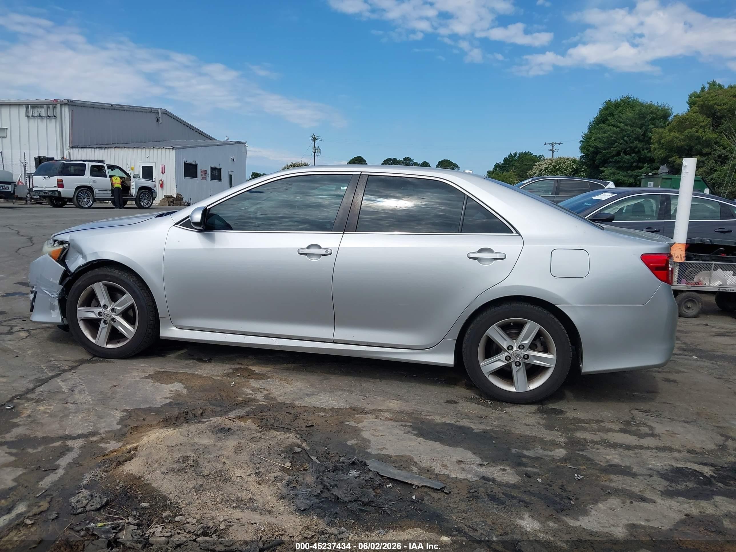 2014 Toyota Camry Se Silver vin: 4T1BF1FK7EU775056
