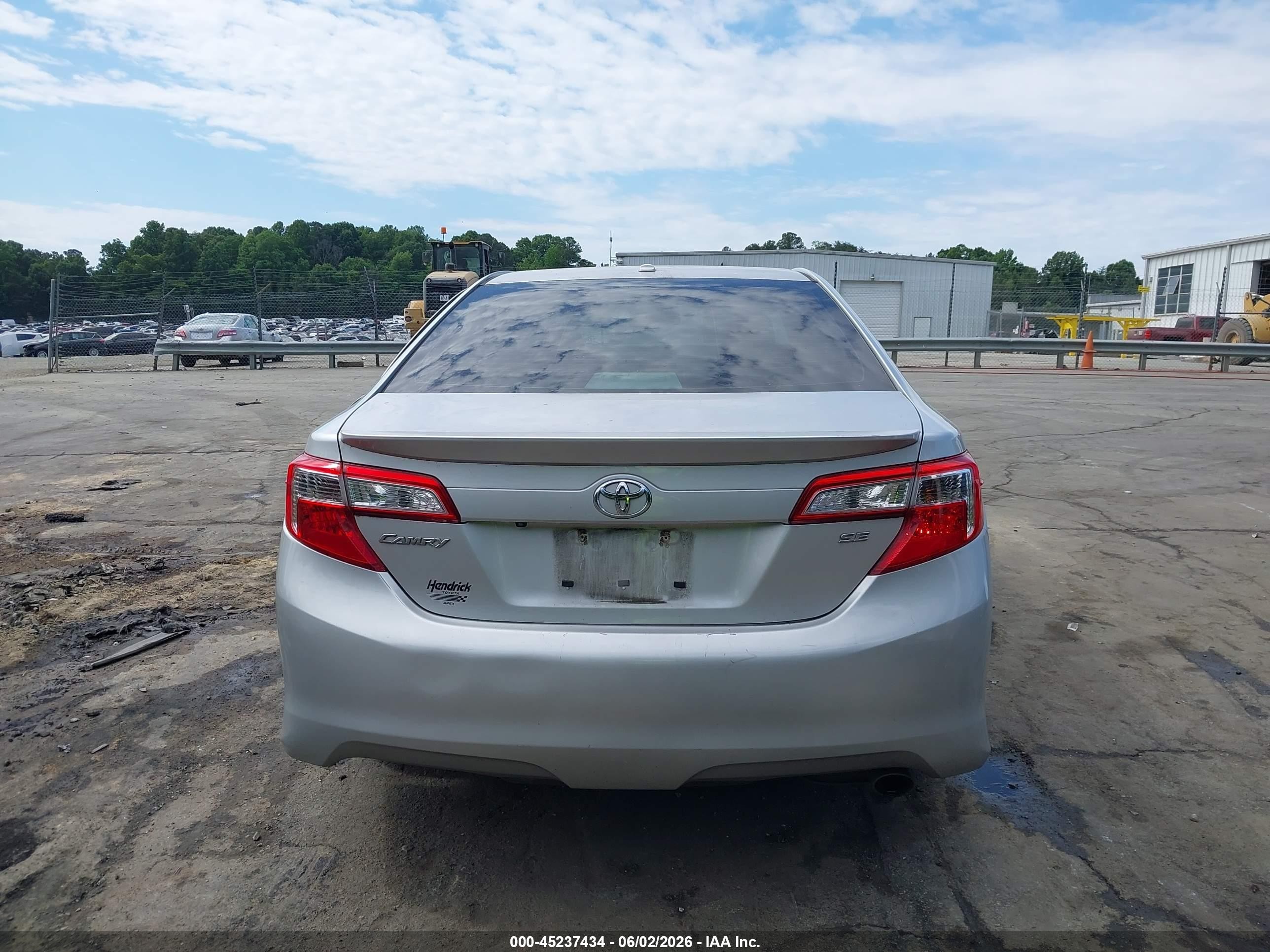 2014 Toyota Camry Se Silver vin: 4T1BF1FK7EU775056
