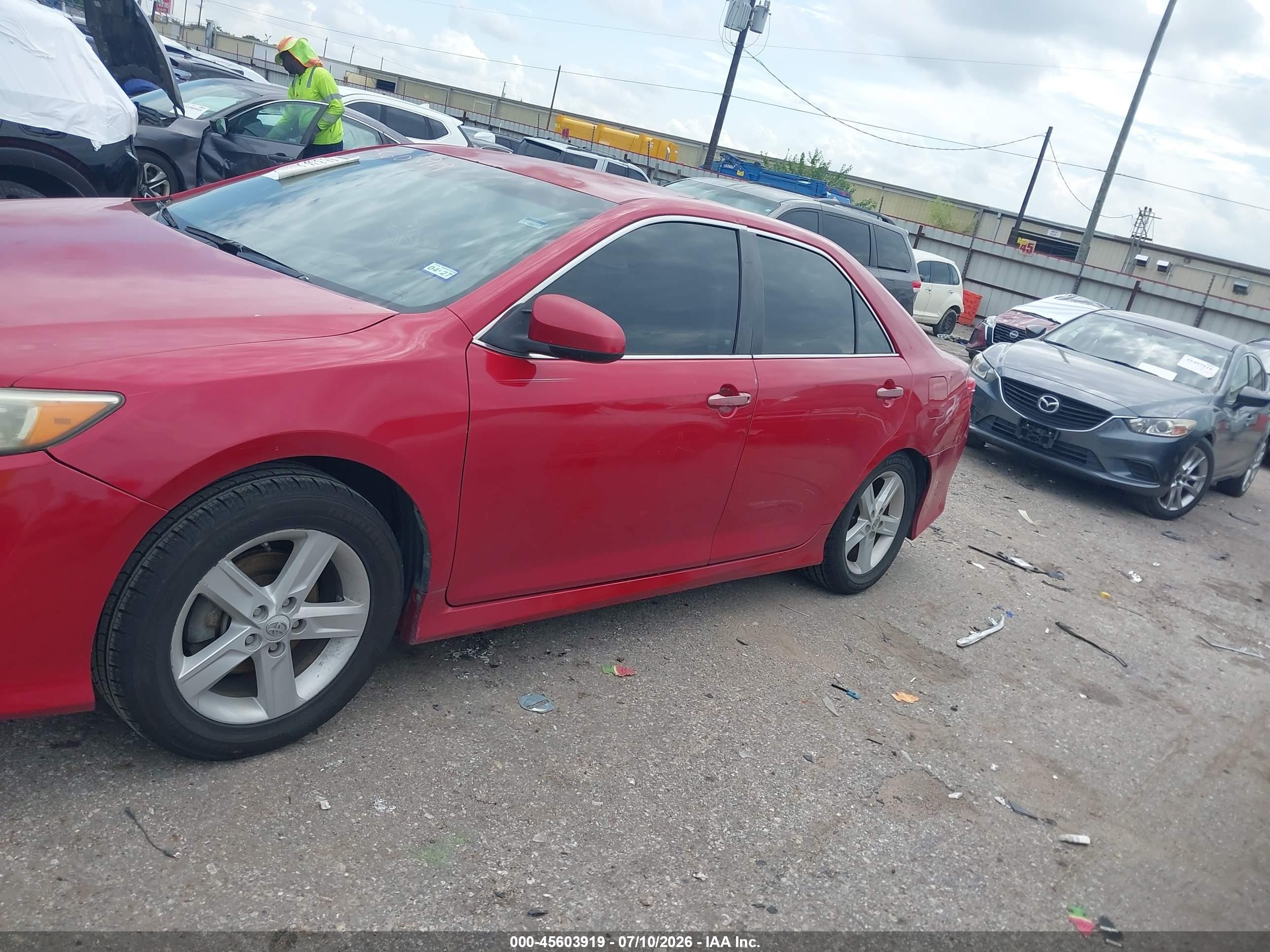2014 Toyota Camry Se Red vin: 4T1BF1FK7EU777728