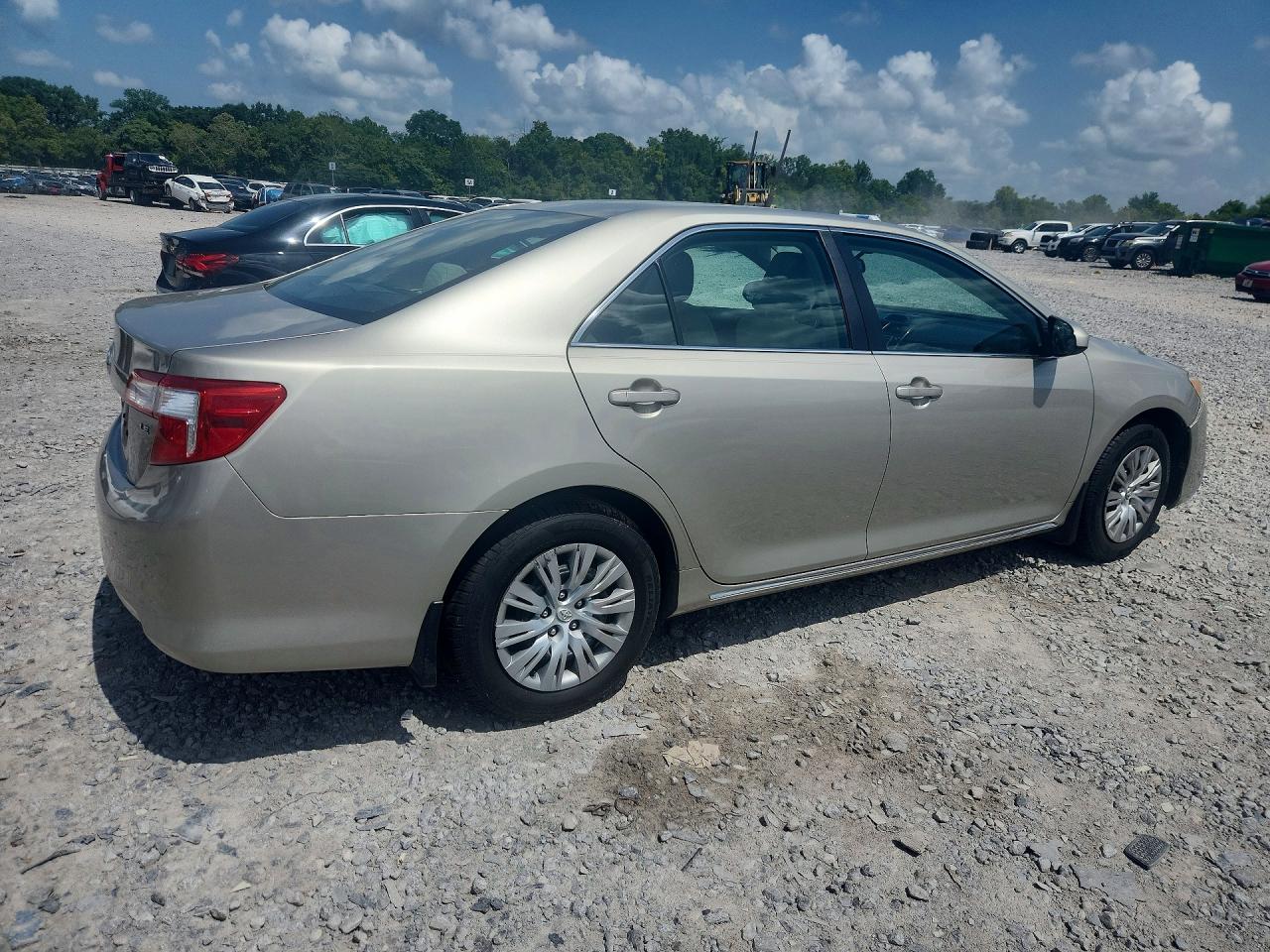 2014 Toyota Camry Le Gold vin: 4T1BF1FK7EU785361