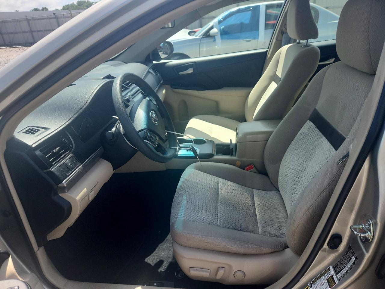 2014 Toyota Camry Le Gold vin: 4T1BF1FK7EU785361