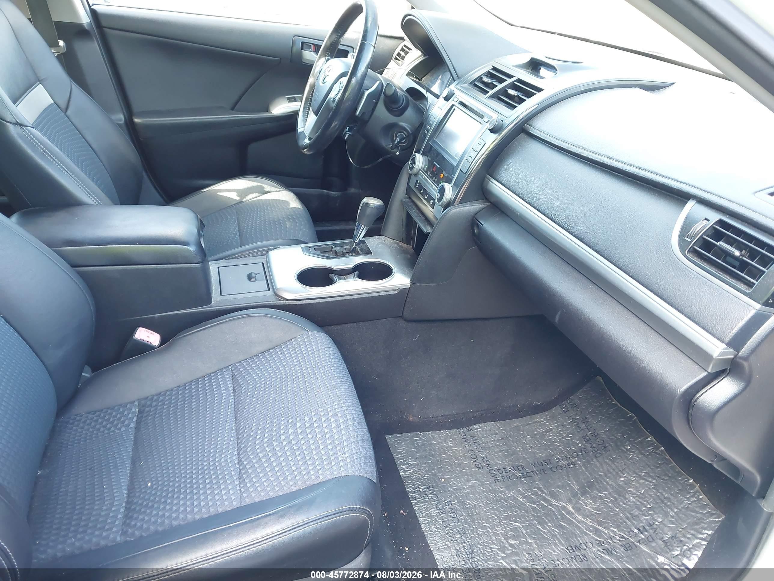2014 Toyota Camry Se White vin: 4T1BF1FK7EU802773