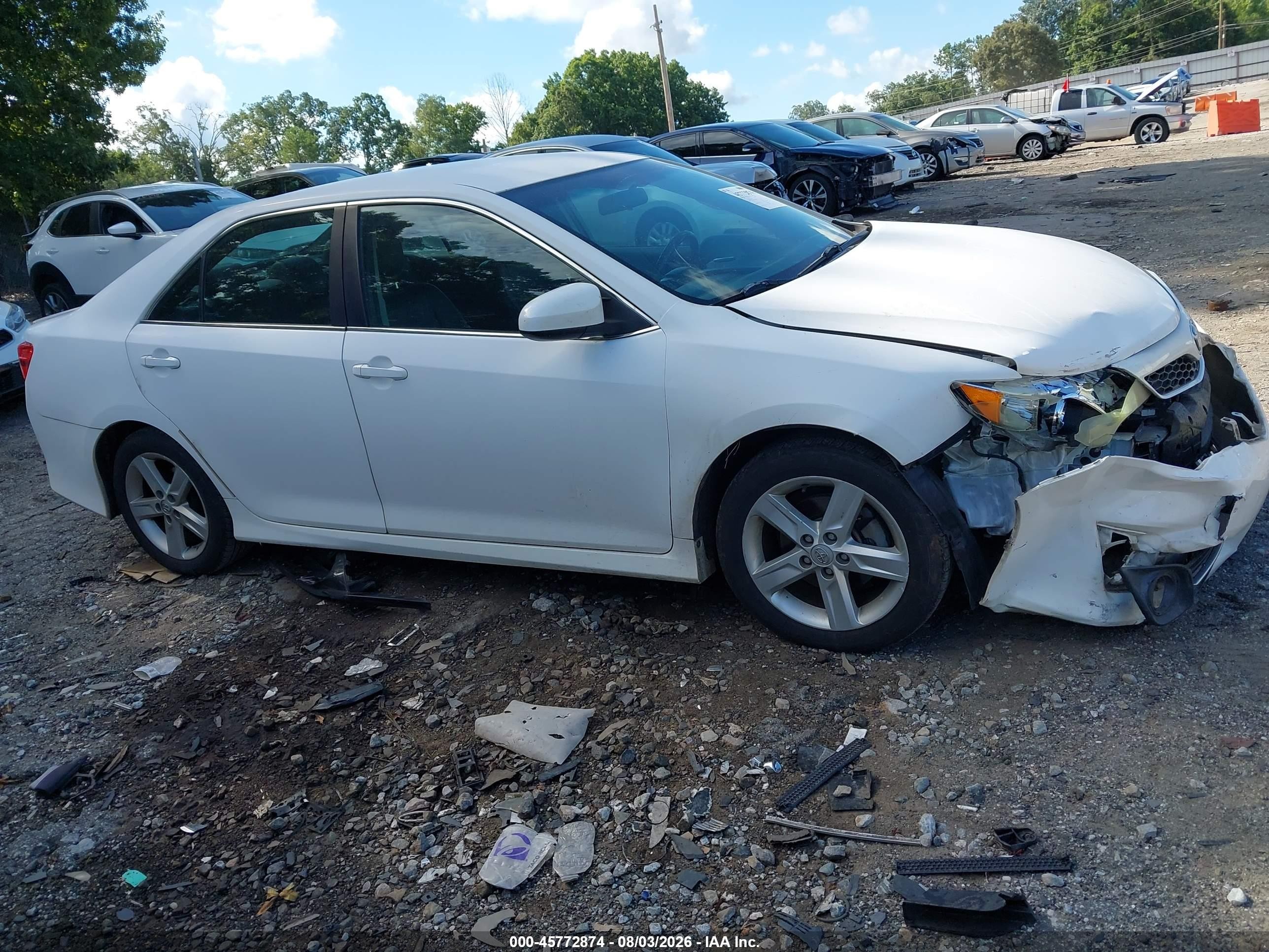 2014 Toyota Camry Se White vin: 4T1BF1FK7EU802773
