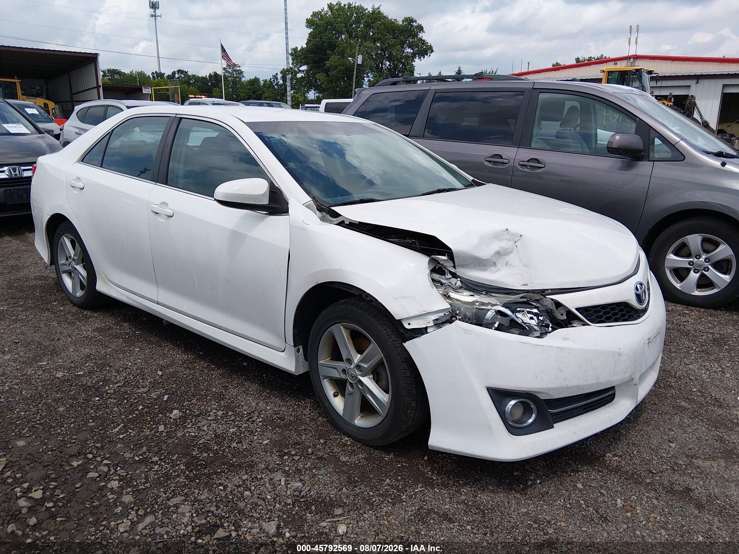 2014 Toyota Camry Se White vin: 4T1BF1FK7EU826054