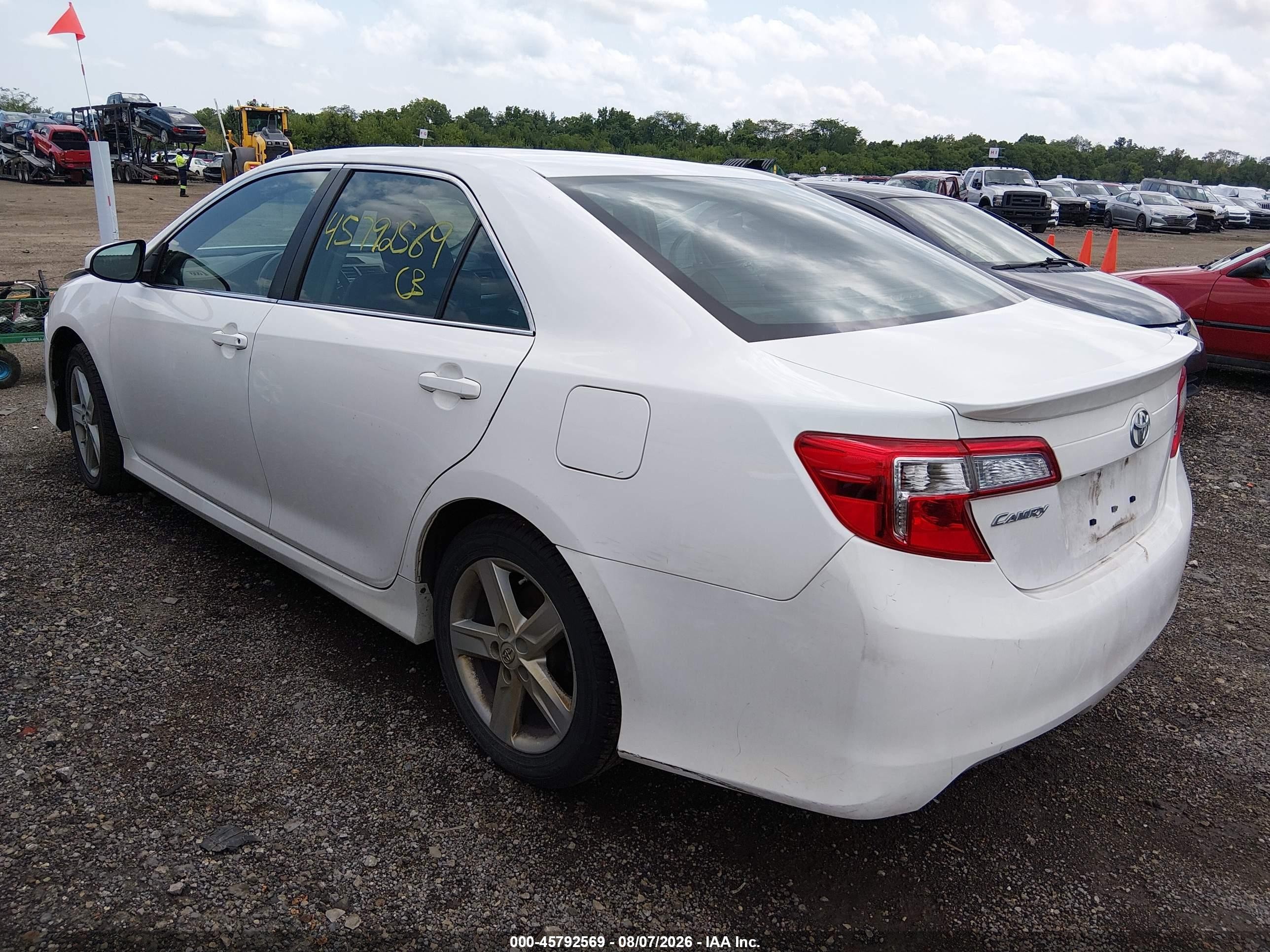 2014 Toyota Camry Se White vin: 4T1BF1FK7EU826054