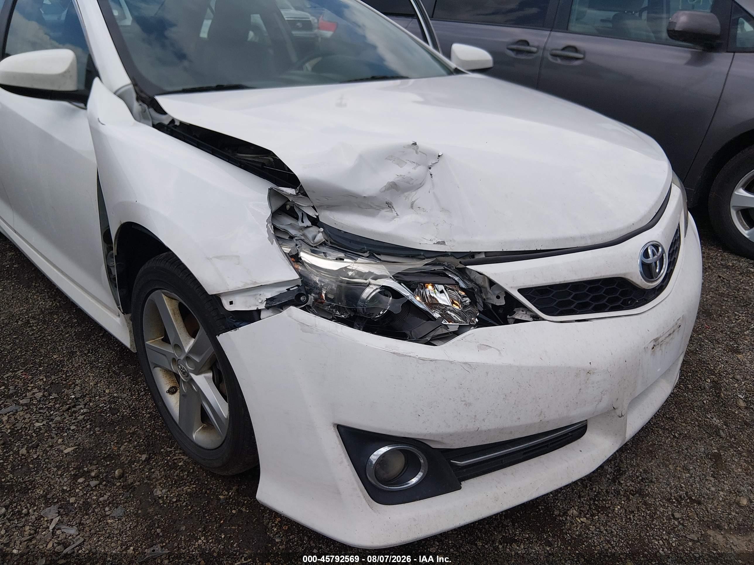 2014 Toyota Camry Se White vin: 4T1BF1FK7EU826054