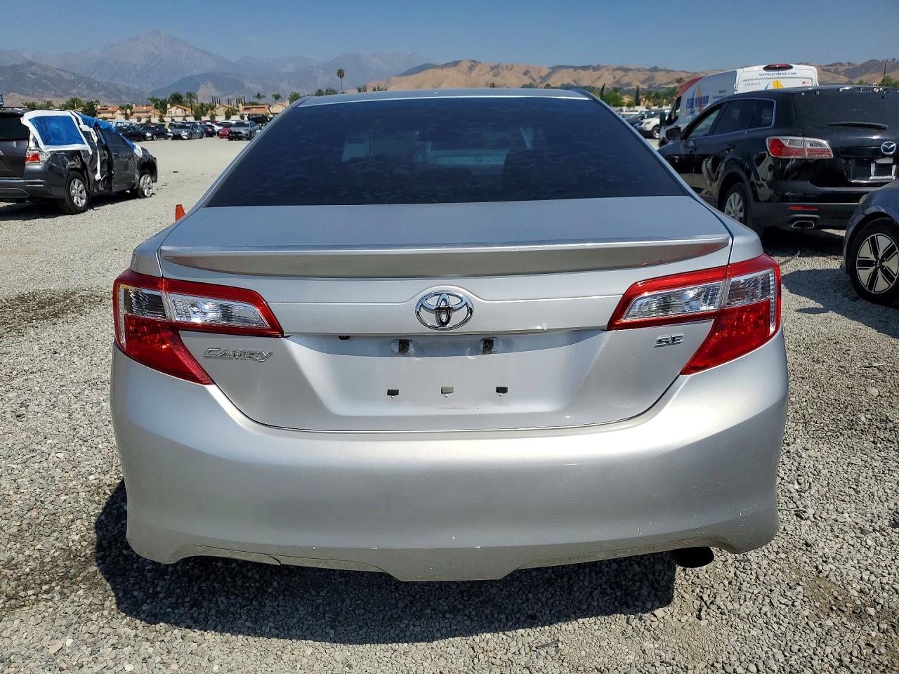 2014 Toyota Camry Se Sport Silver vin: 4T1BF1FK7EU832422