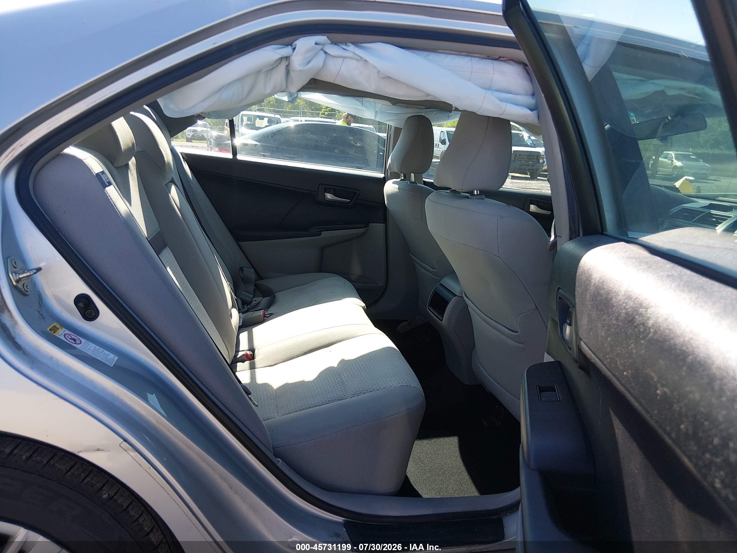 2014 Toyota Camry L Silver vin: 4T1BF1FK7EU857577
