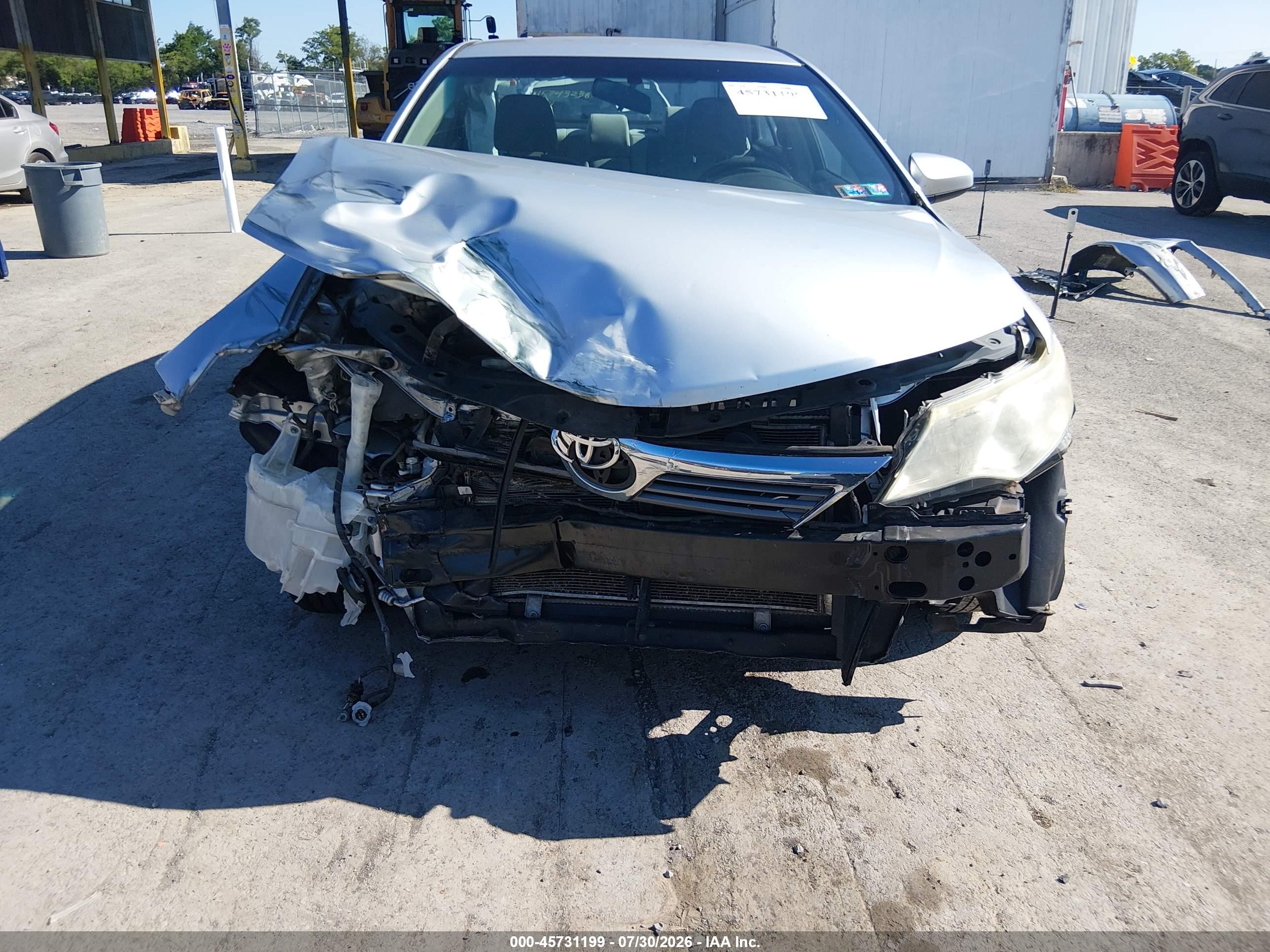2014 Toyota Camry L Silver vin: 4T1BF1FK7EU857577