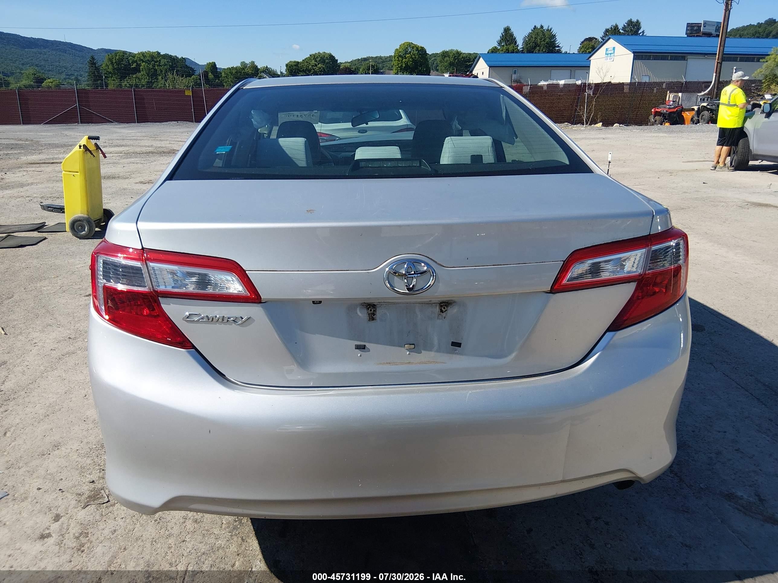 2014 Toyota Camry L Silver vin: 4T1BF1FK7EU857577