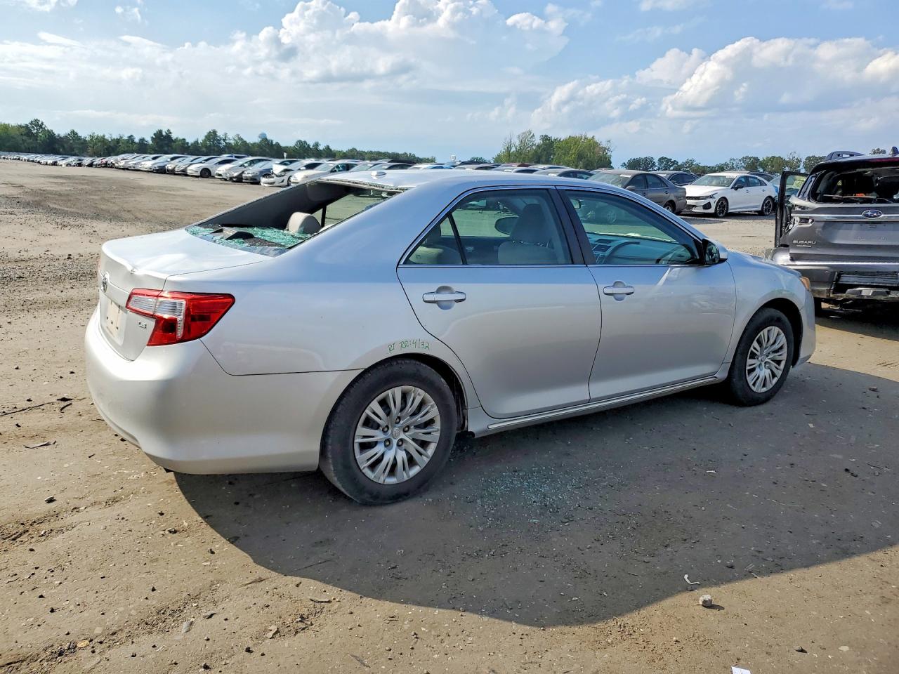 2014 Toyota Camry Le Silver vin: 4T1BF1FK7EU858079