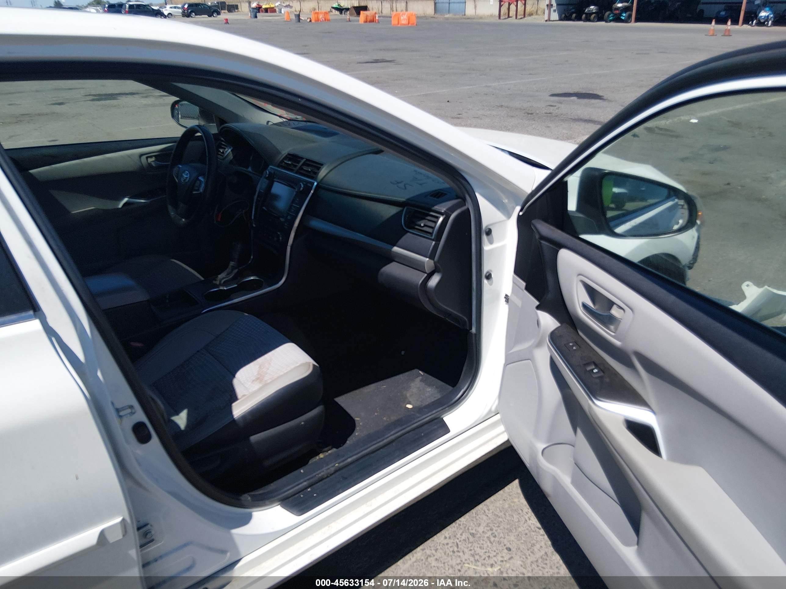 2015 Toyota Camry Se White vin: 4T1BF1FK7FU008325
