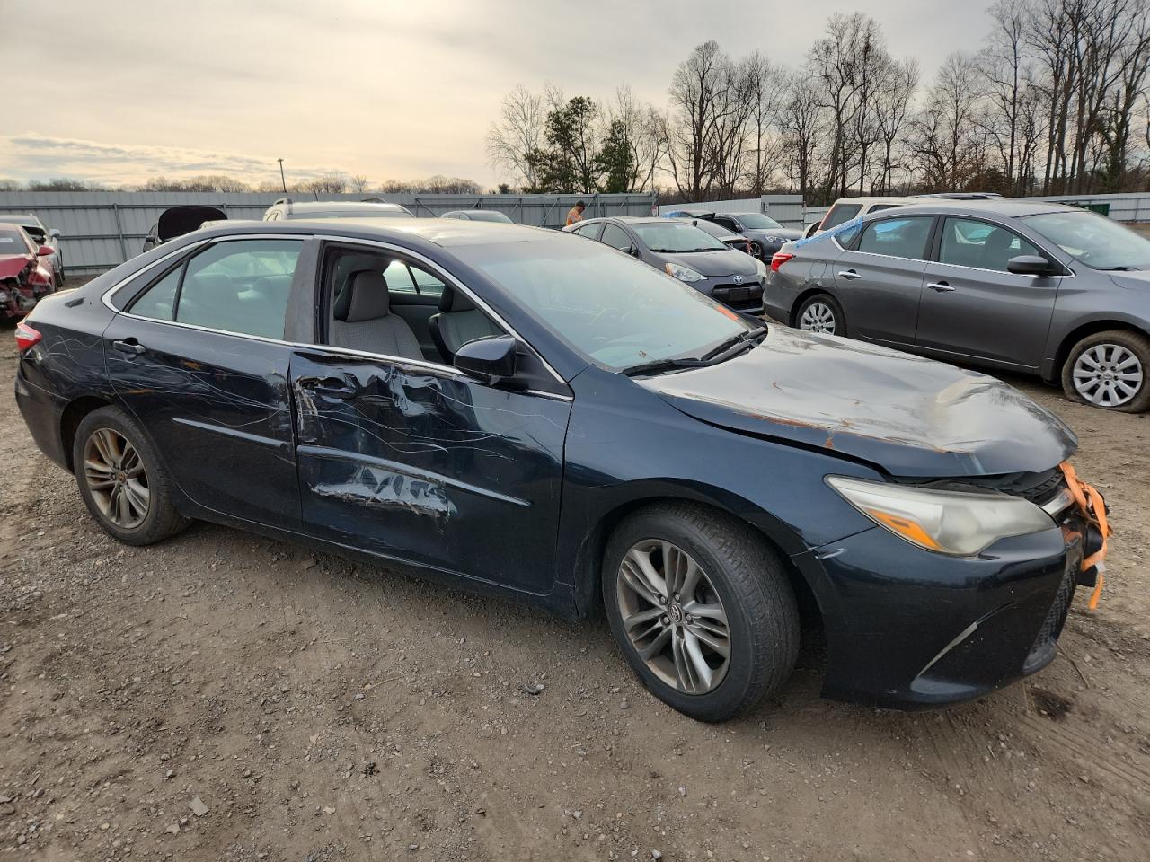 2015 Toyota Camry Le Черный vin: 4T1BF1FK7FU010592 Damage: Right Rear Door, Severe Damage, Replacement Required