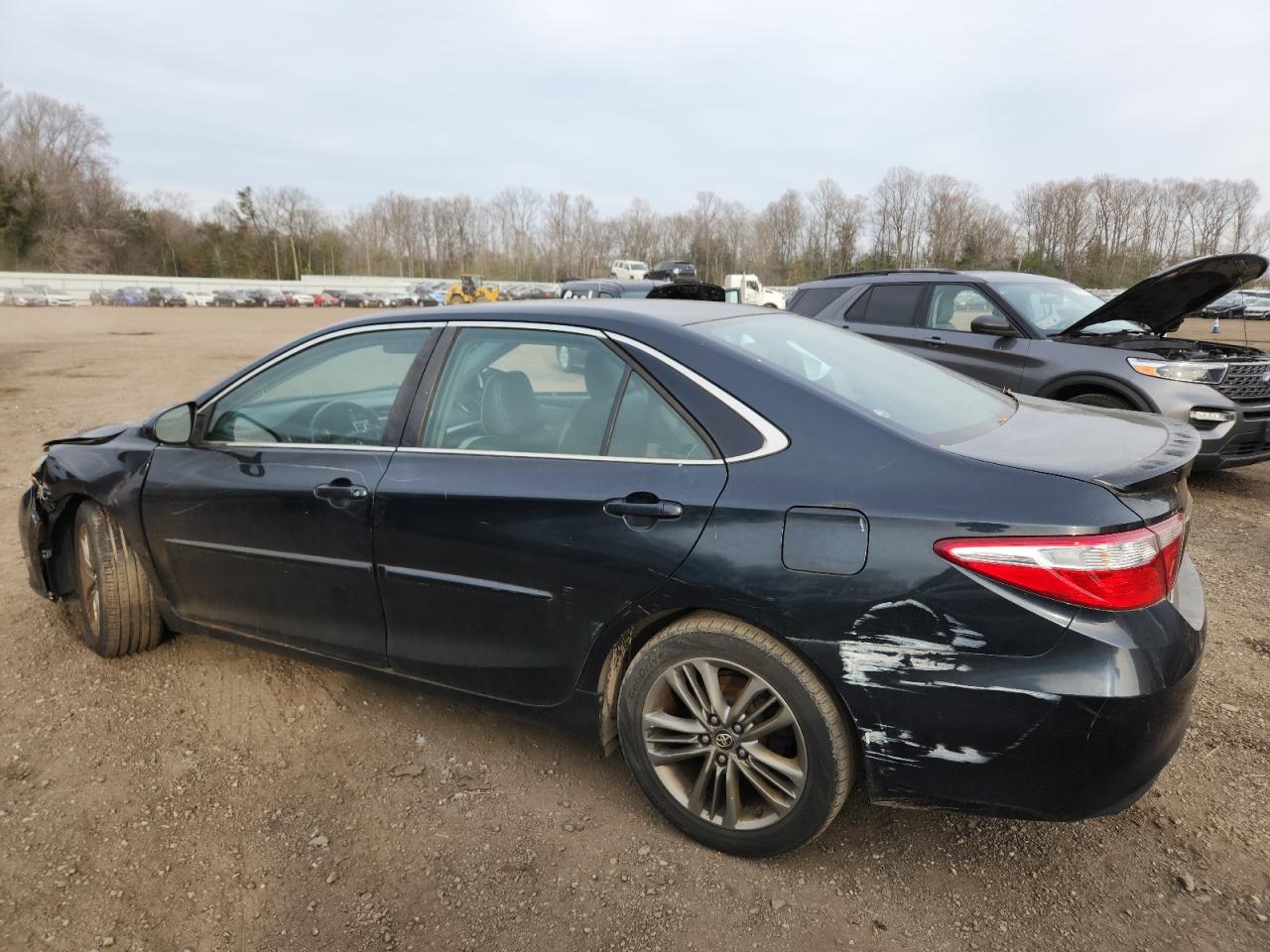 2015 Toyota Camry Le Черный vin: 4T1BF1FK7FU010592 Damage: Left Front Door, Dent(S) W/ Paint Dmg, 2 To 3 Inches