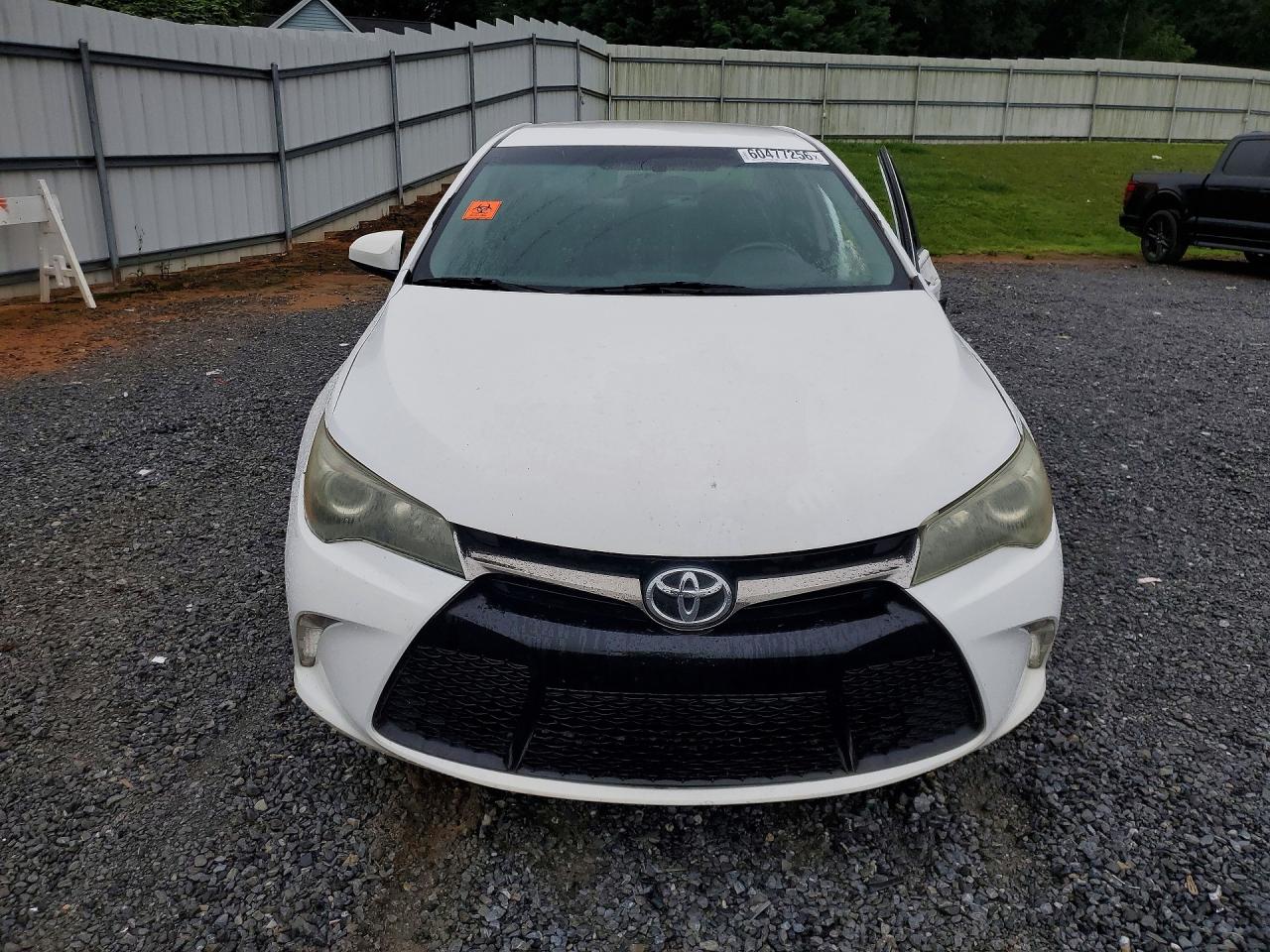 2015 Toyota Camry Se White vin: 4T1BF1FK7FU014397