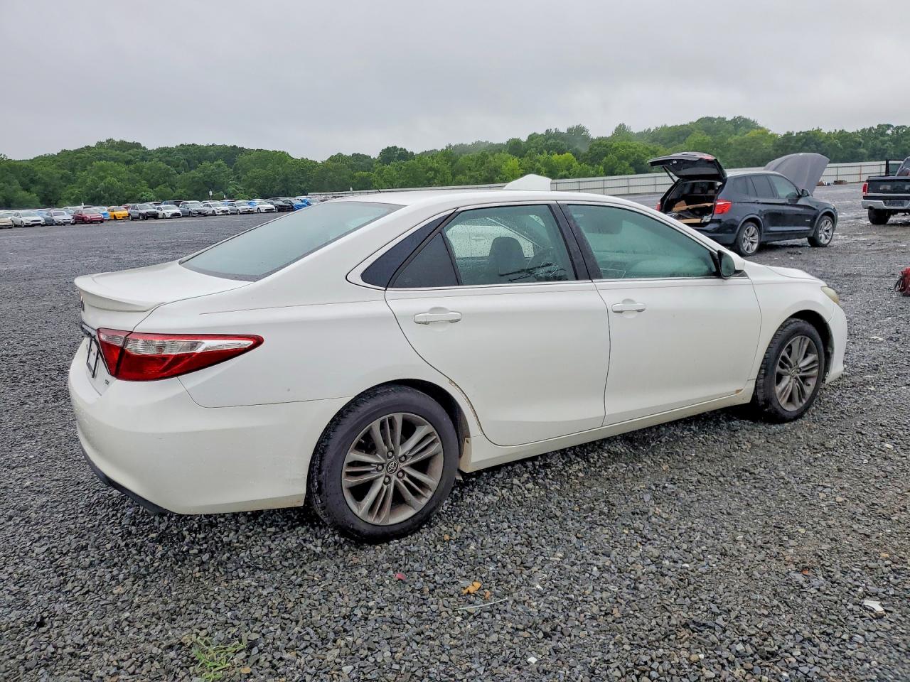 2015 Toyota Camry Se White vin: 4T1BF1FK7FU014397