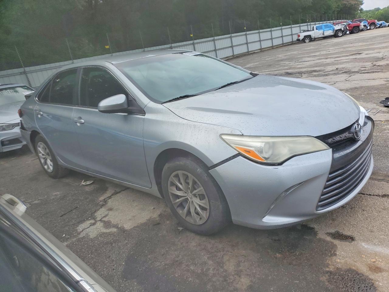 2015 Toyota Camry Le Silver vin: 4T1BF1FK7FU020748
