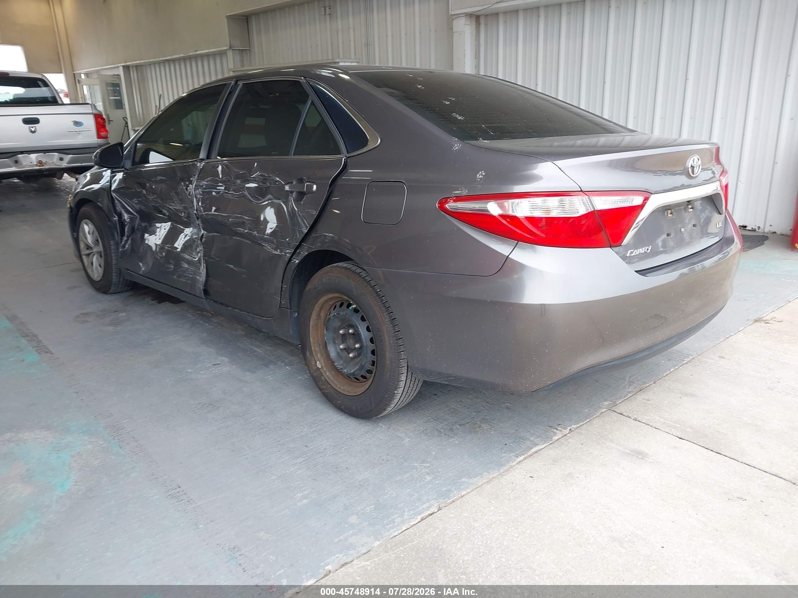 2015 Toyota Camry Le Gray vin: 4T1BF1FK7FU027070