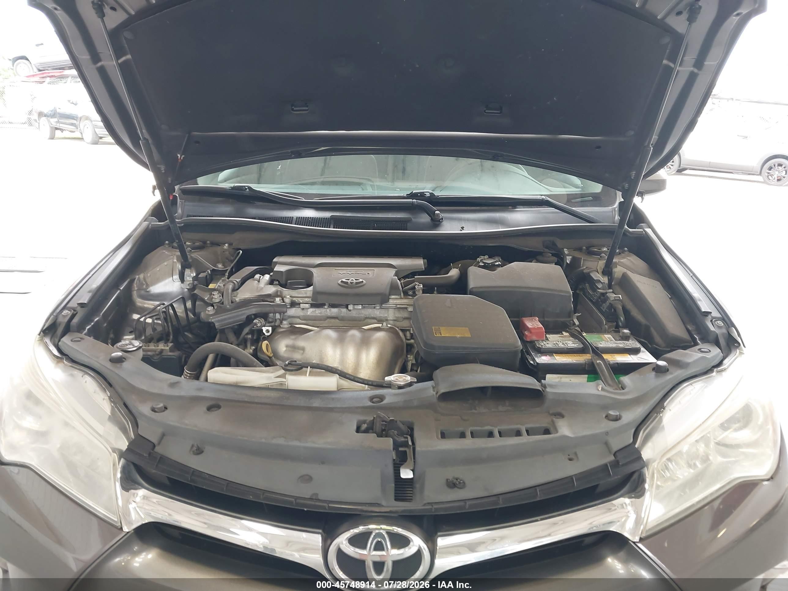 2015 Toyota Camry Le Gray vin: 4T1BF1FK7FU027070