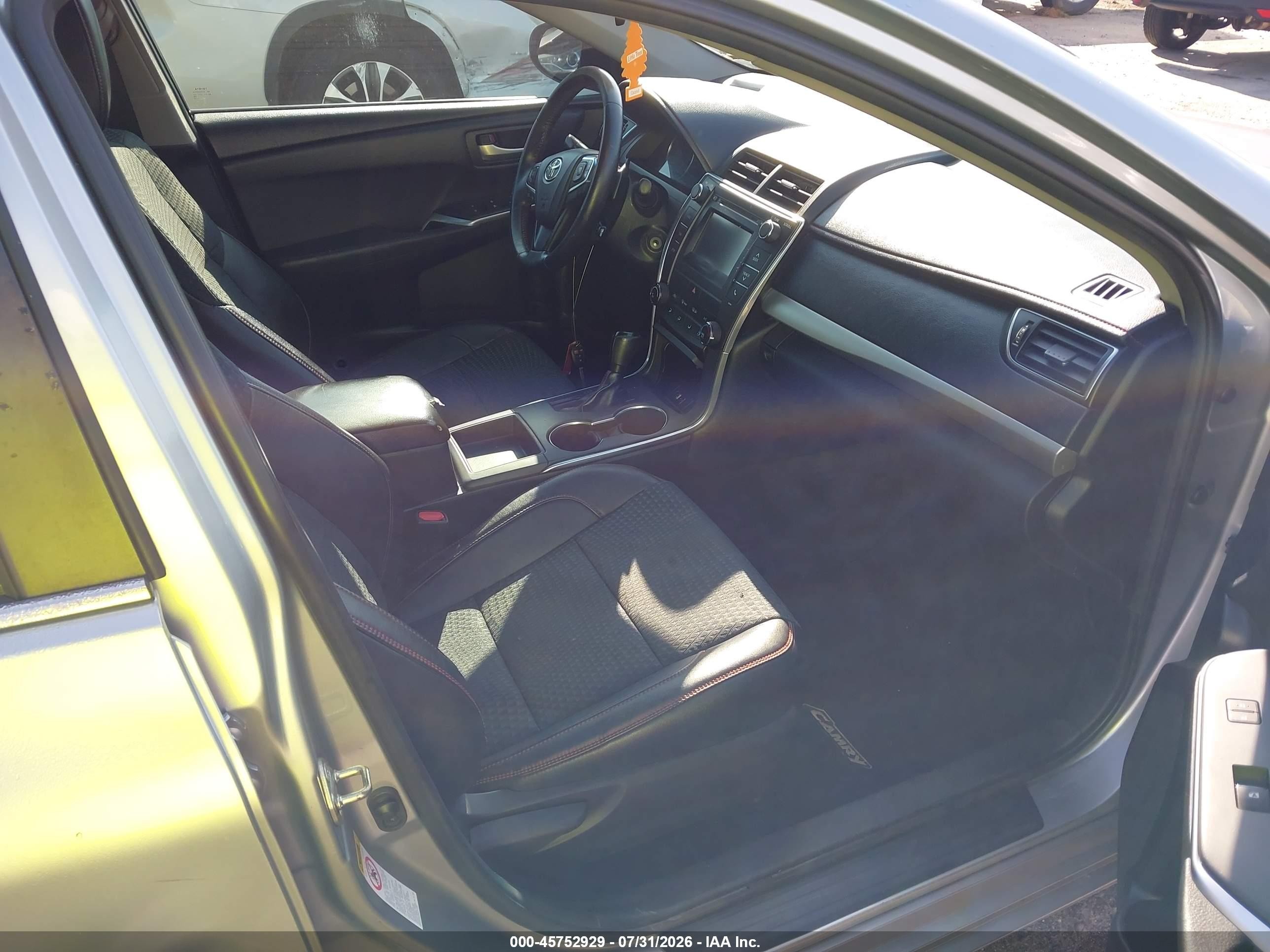 2015 Toyota Camry Se Silver vin: 4T1BF1FK7FU033225