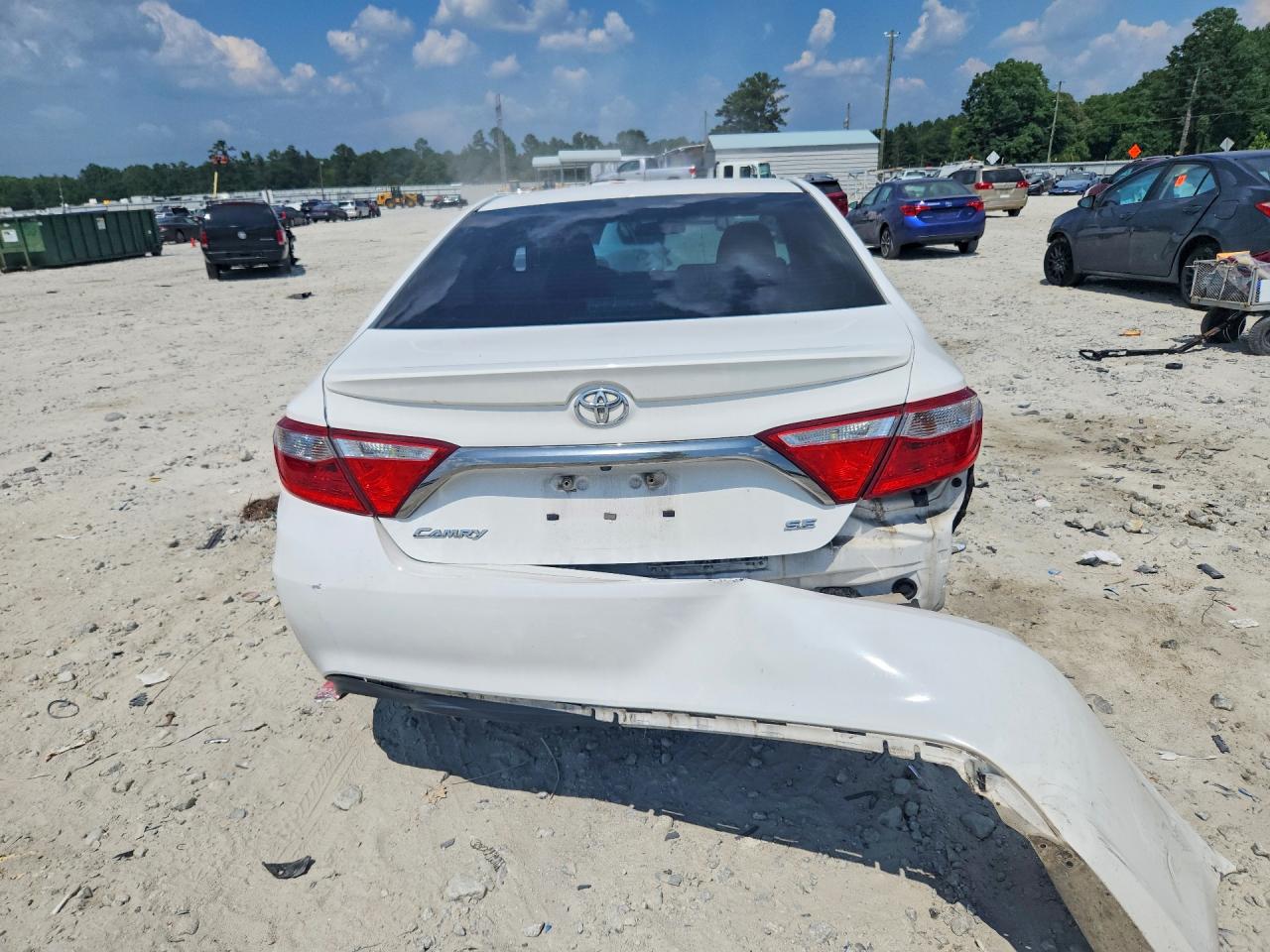 2015 Toyota Camry Se White vin: 4T1BF1FK7FU049442