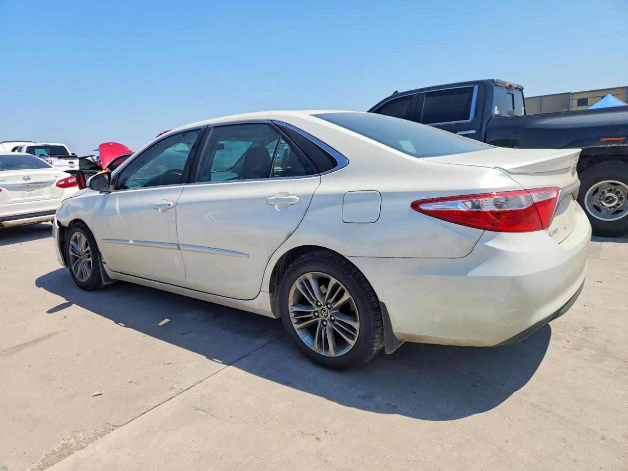 2015 Toyota Camry Se White vin: 4T1BF1FK7FU064409