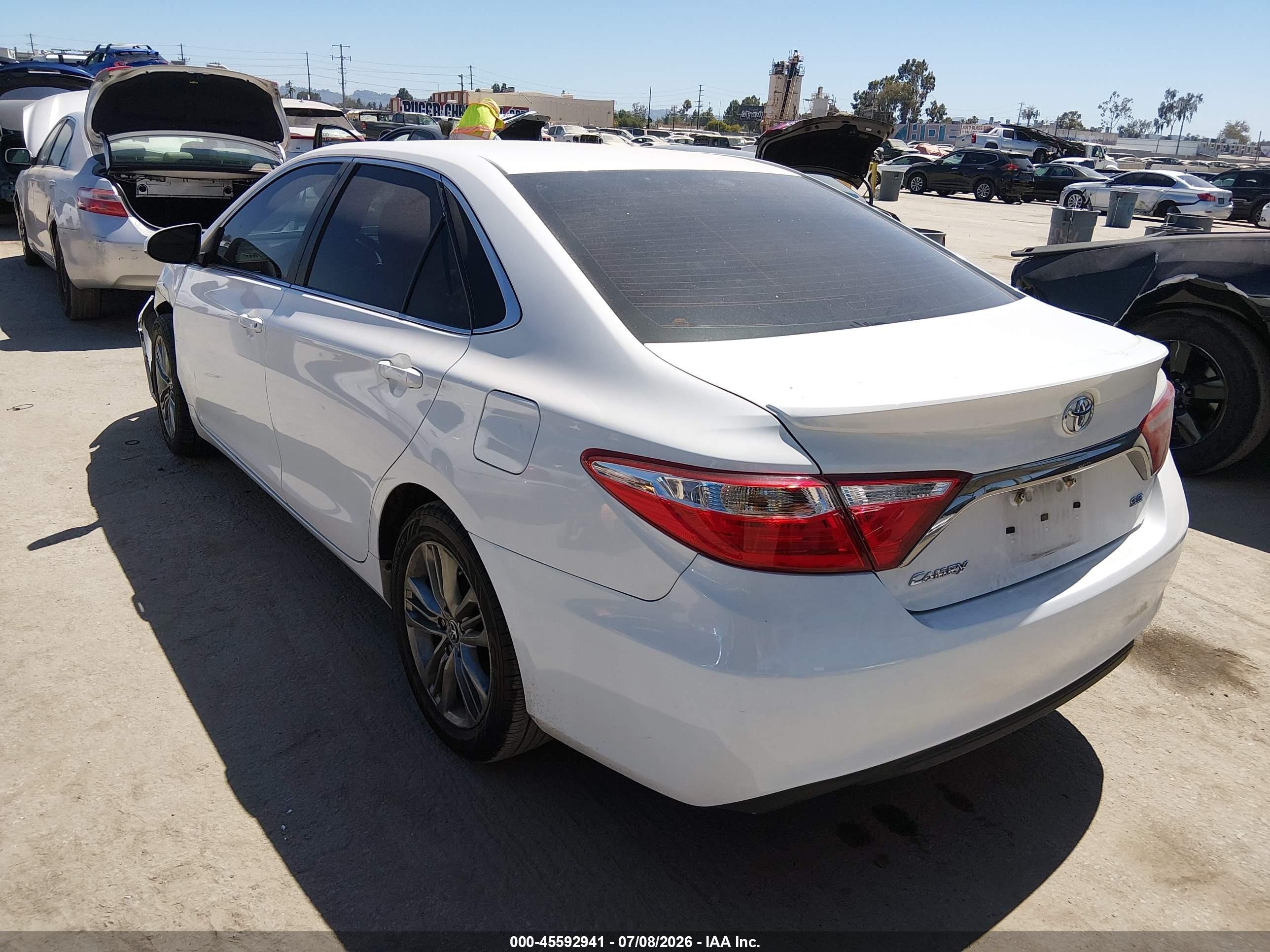 2015 Toyota Camry Se White vin: 4T1BF1FK7FU071537
