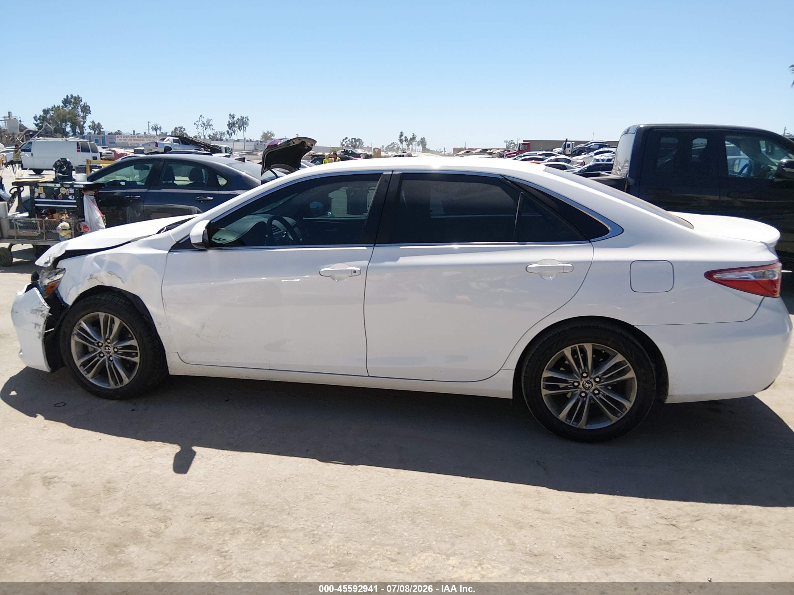 2015 Toyota Camry Se White vin: 4T1BF1FK7FU071537