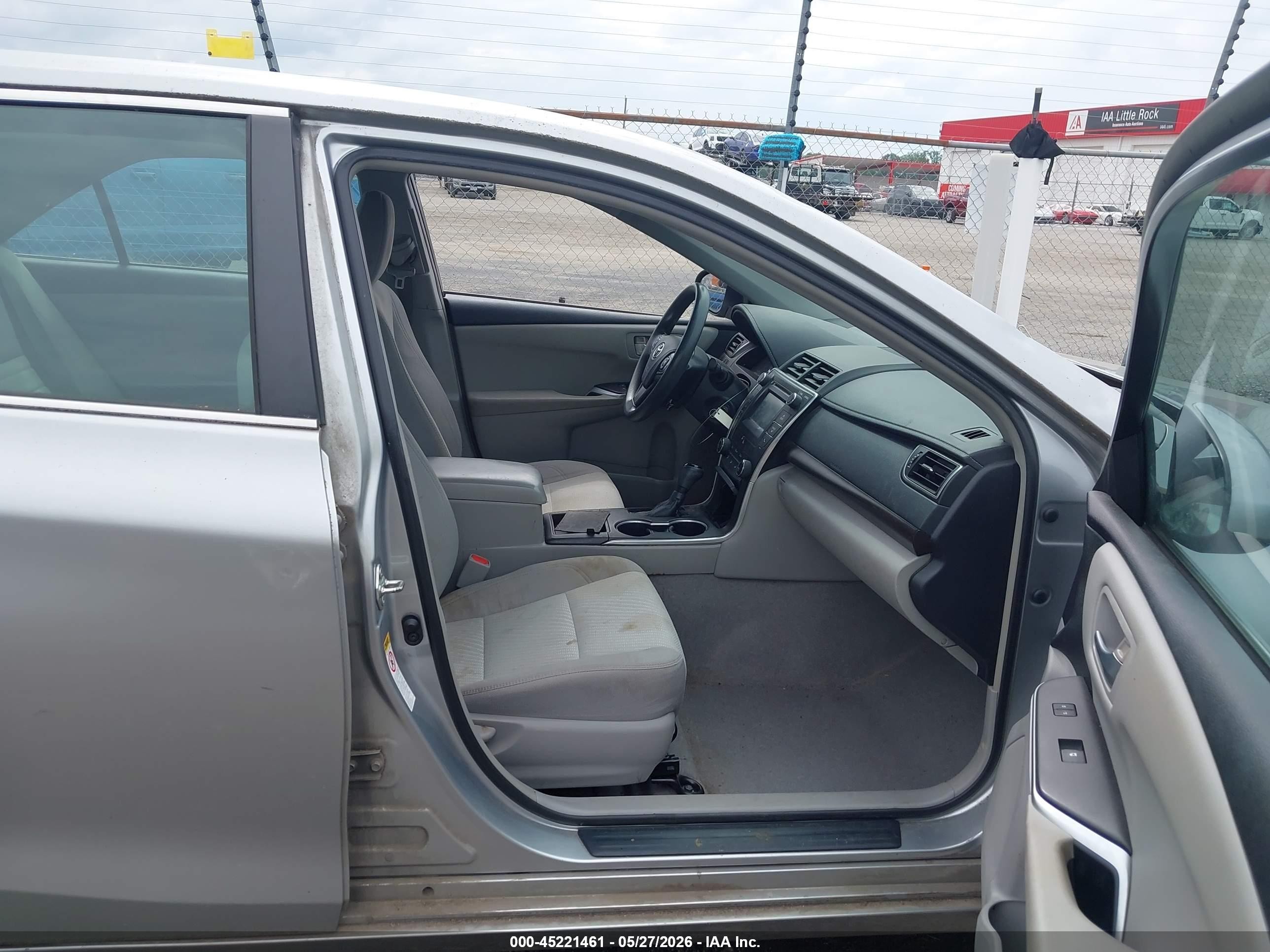 2015 Toyota Camry Le Silver vin: 4T1BF1FK7FU071957