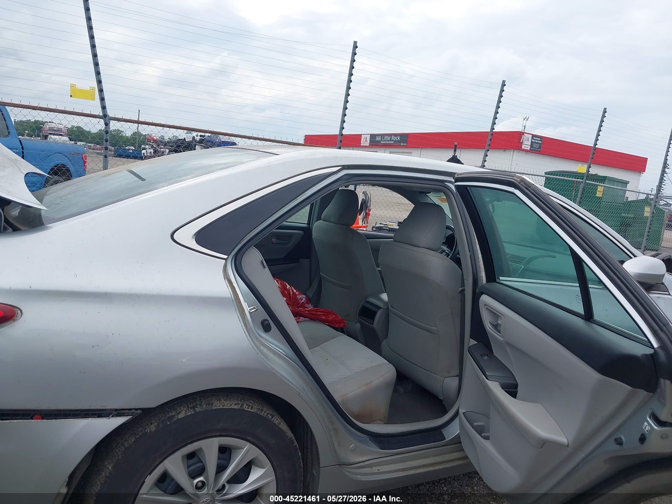 2015 Toyota Camry Le Silver vin: 4T1BF1FK7FU071957