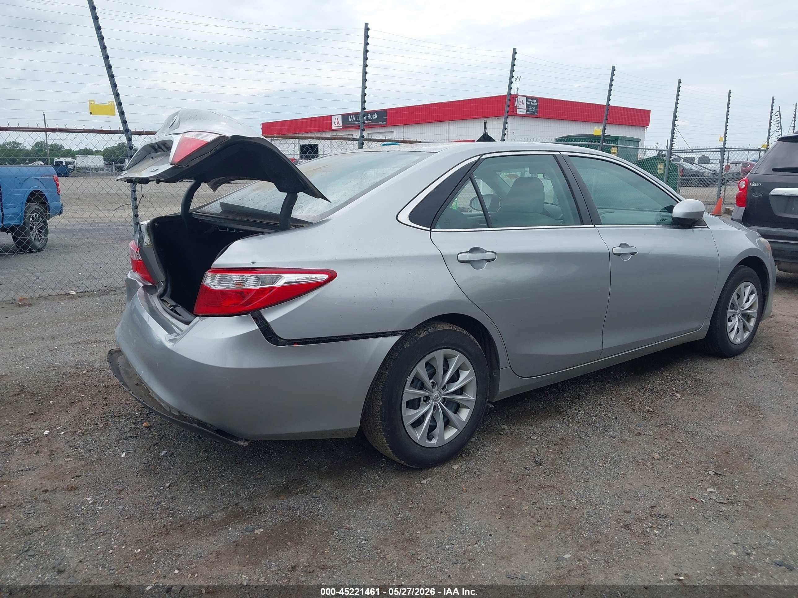 2015 Toyota Camry Le Silver vin: 4T1BF1FK7FU071957