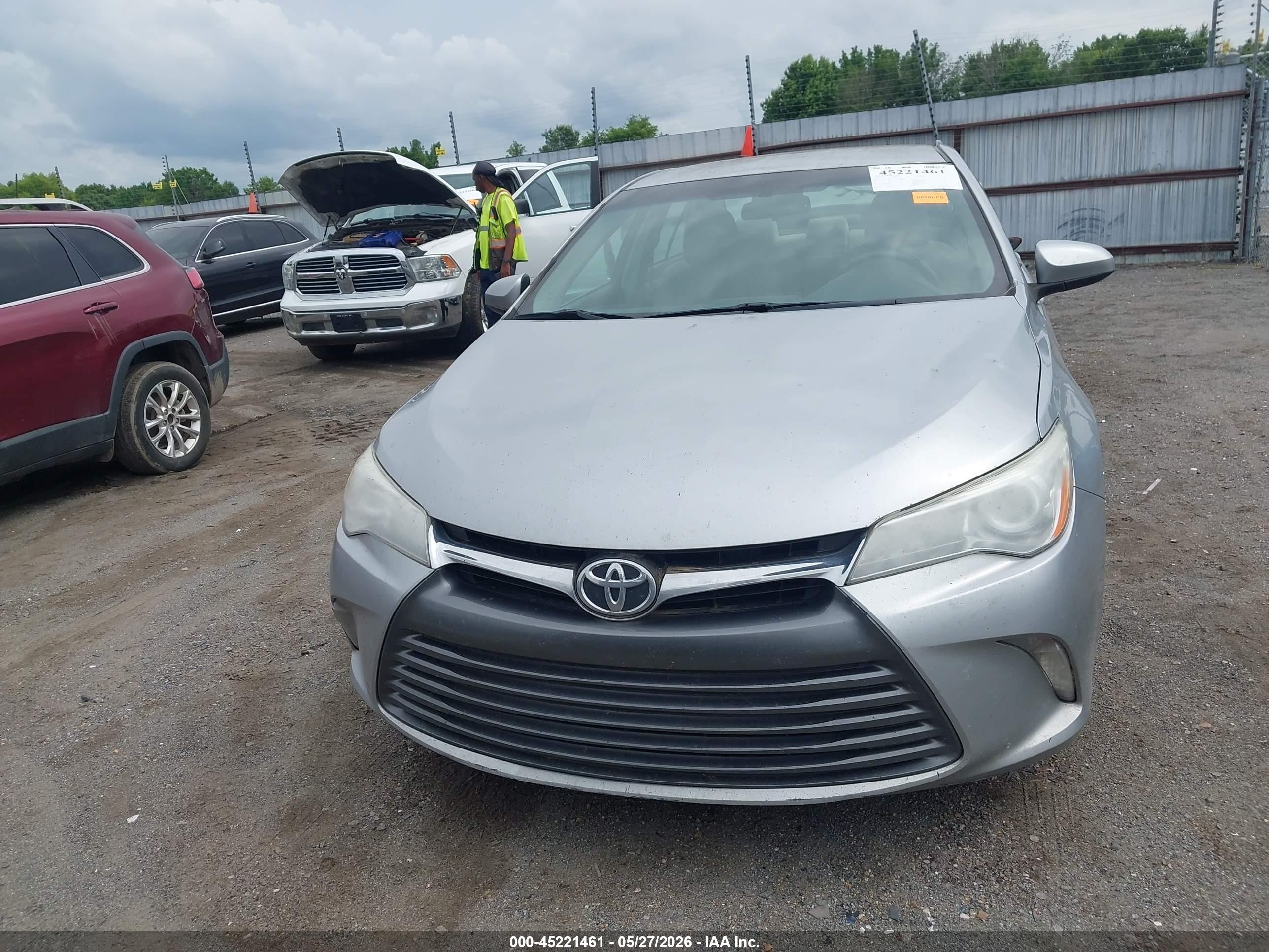 2015 Toyota Camry Le Silver vin: 4T1BF1FK7FU071957