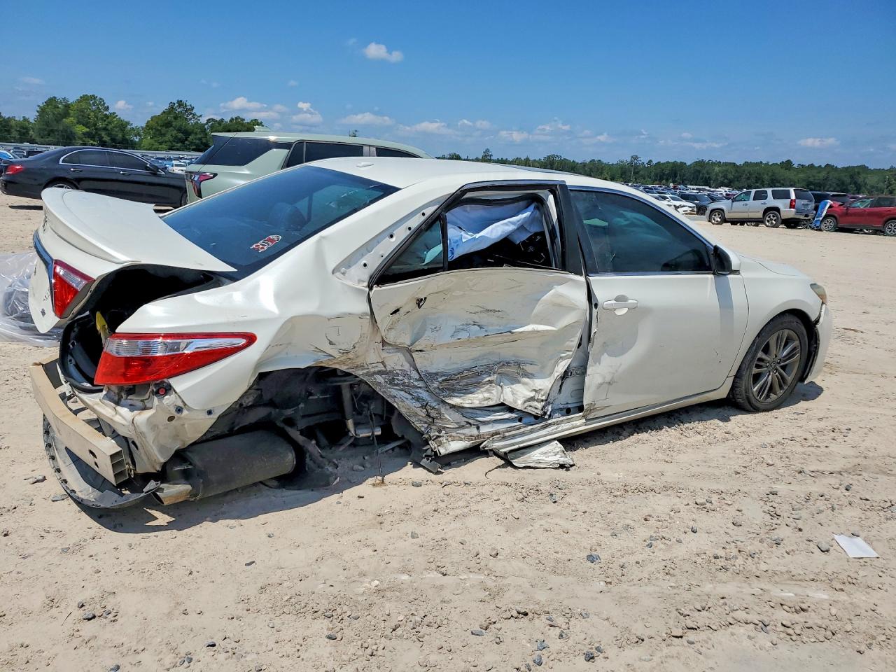2015 Toyota Camry Se White vin: 4T1BF1FK7FU085440