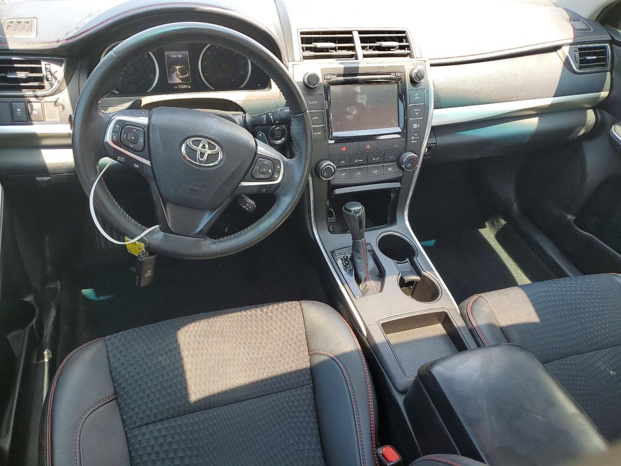 2015 Toyota Camry Se White vin: 4T1BF1FK7FU085440