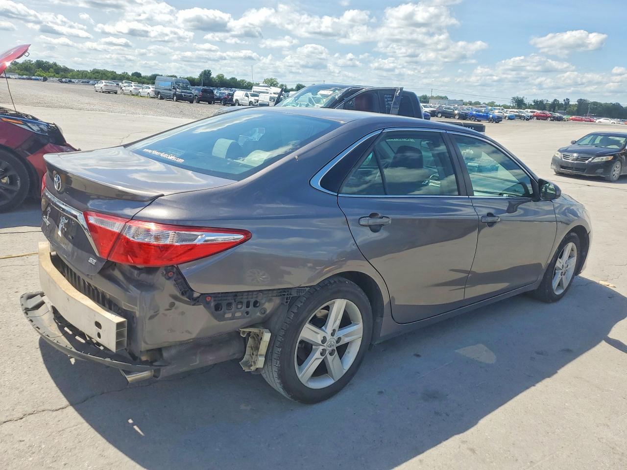 2015 Toyota Camry Se Серый vin: 4T1BF1FK7FU087205