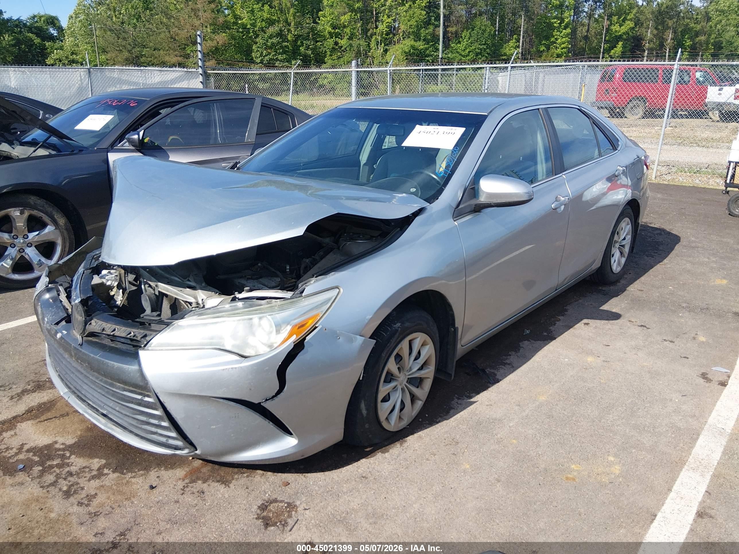 2015 Toyota Camry Le Серебряный vin: 4T1BF1FK7FU087527