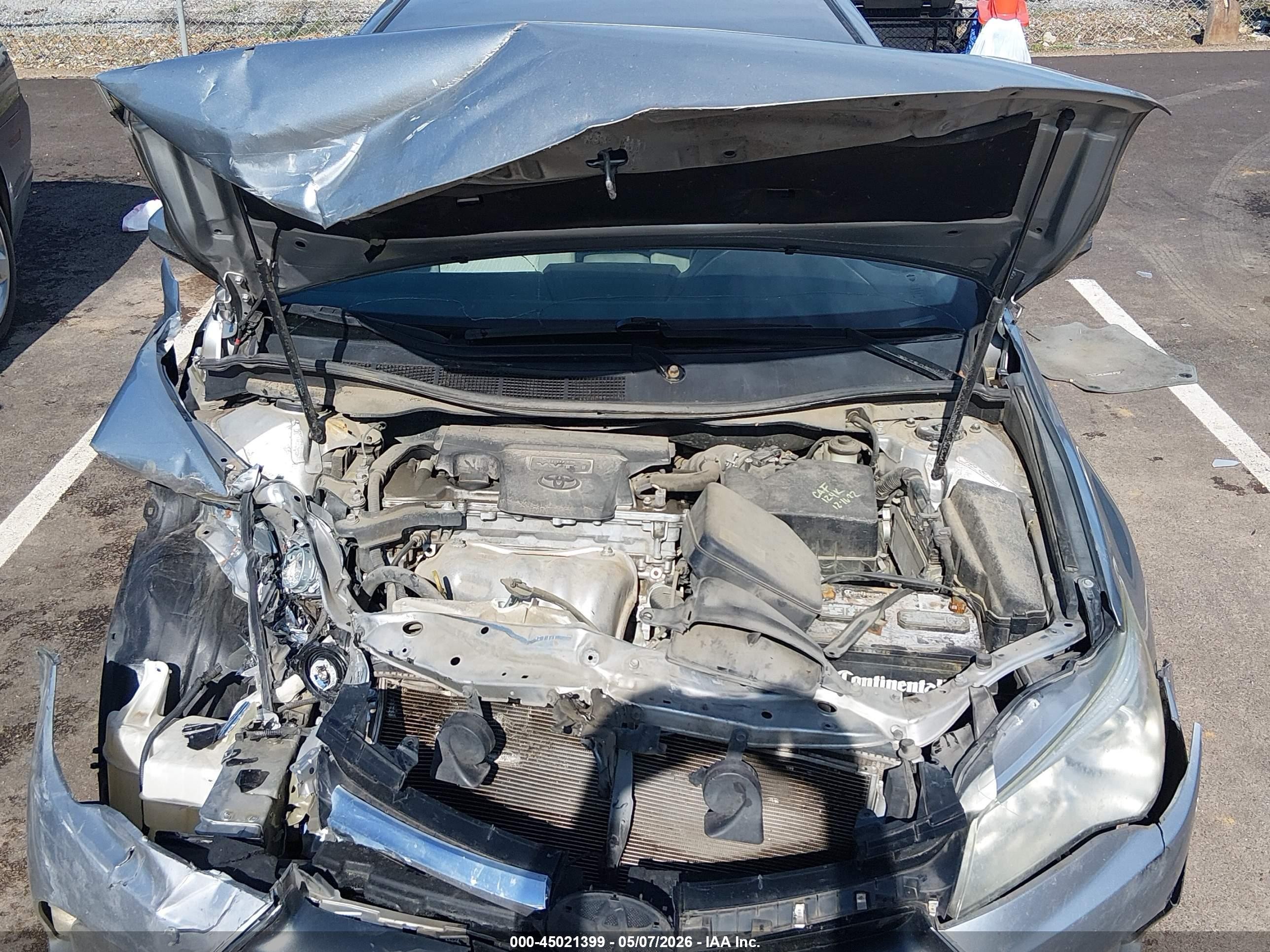 2015 Toyota Camry Le Серебряный vin: 4T1BF1FK7FU087527
