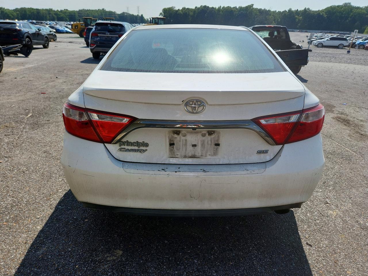 2015 Toyota Camry Se White vin: 4T1BF1FK7FU089715