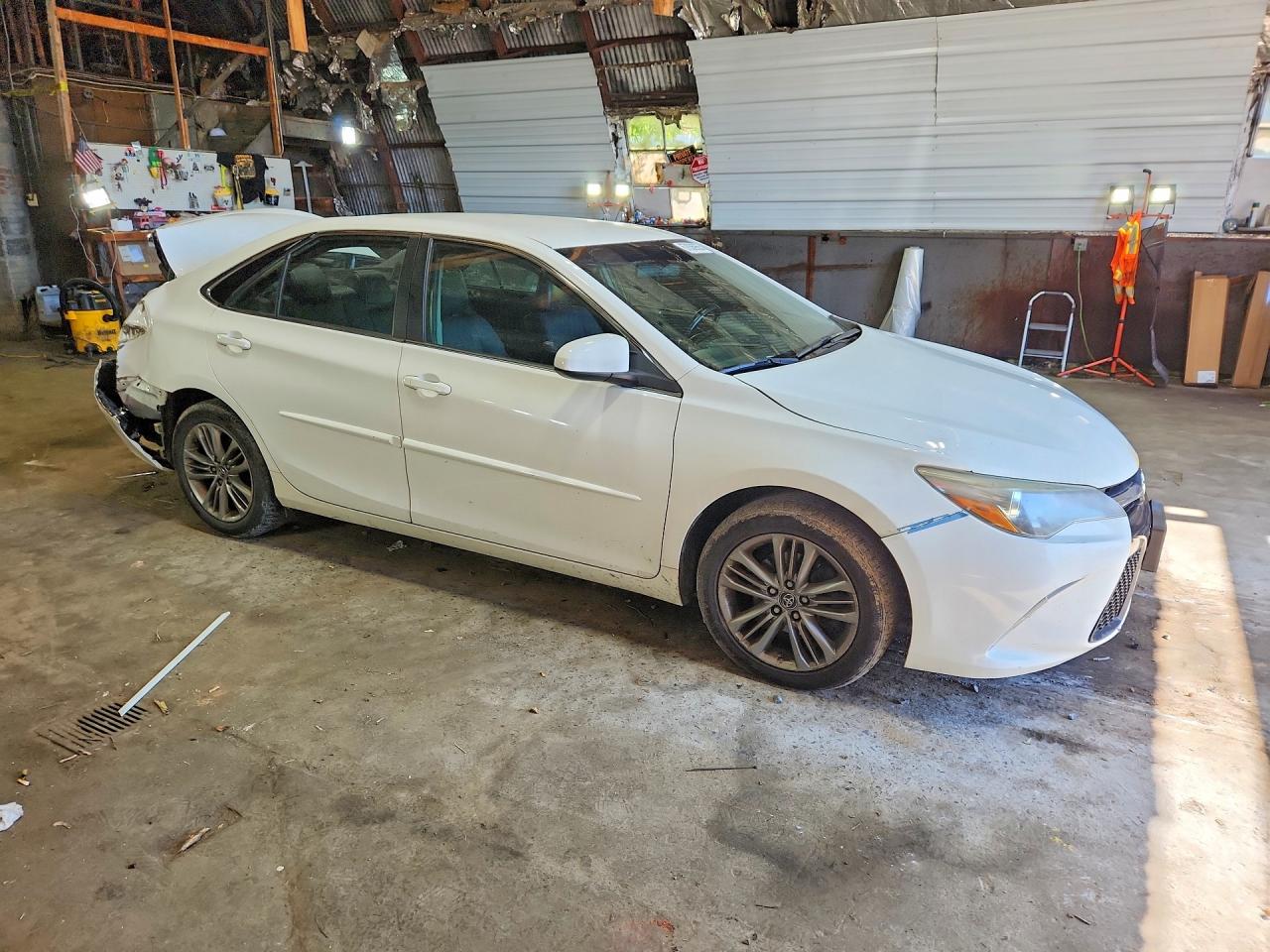 2015 Toyota Camry Se White vin: 4T1BF1FK7FU104553