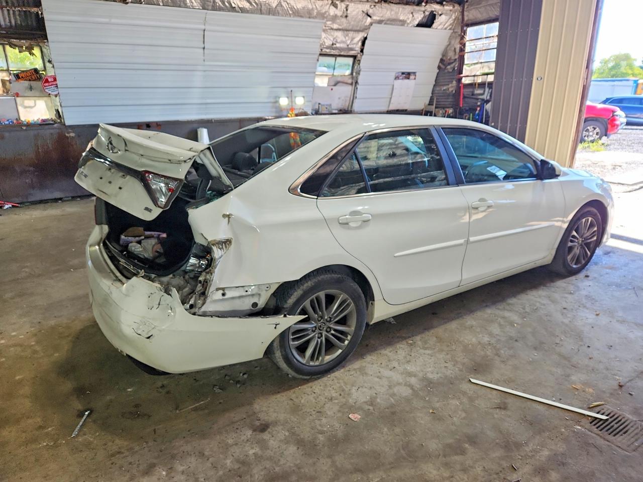 2015 Toyota Camry Se White vin: 4T1BF1FK7FU104553