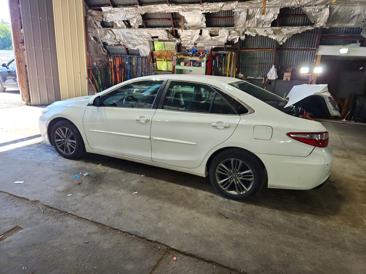 2015 Toyota Camry Se White vin: 4T1BF1FK7FU104553