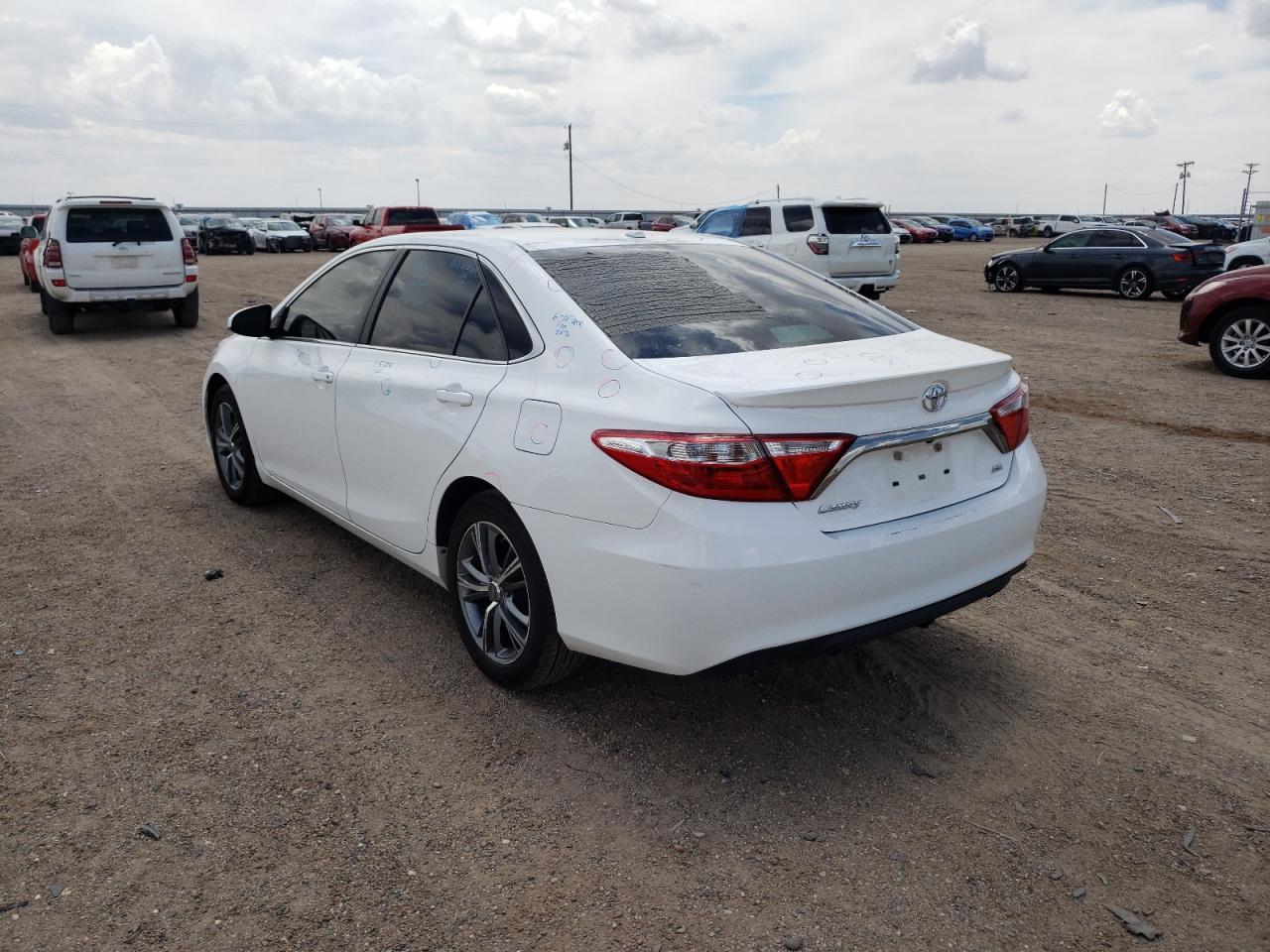 2015 Toyota Camry Le White vin: 4T1BF1FK7FU110613