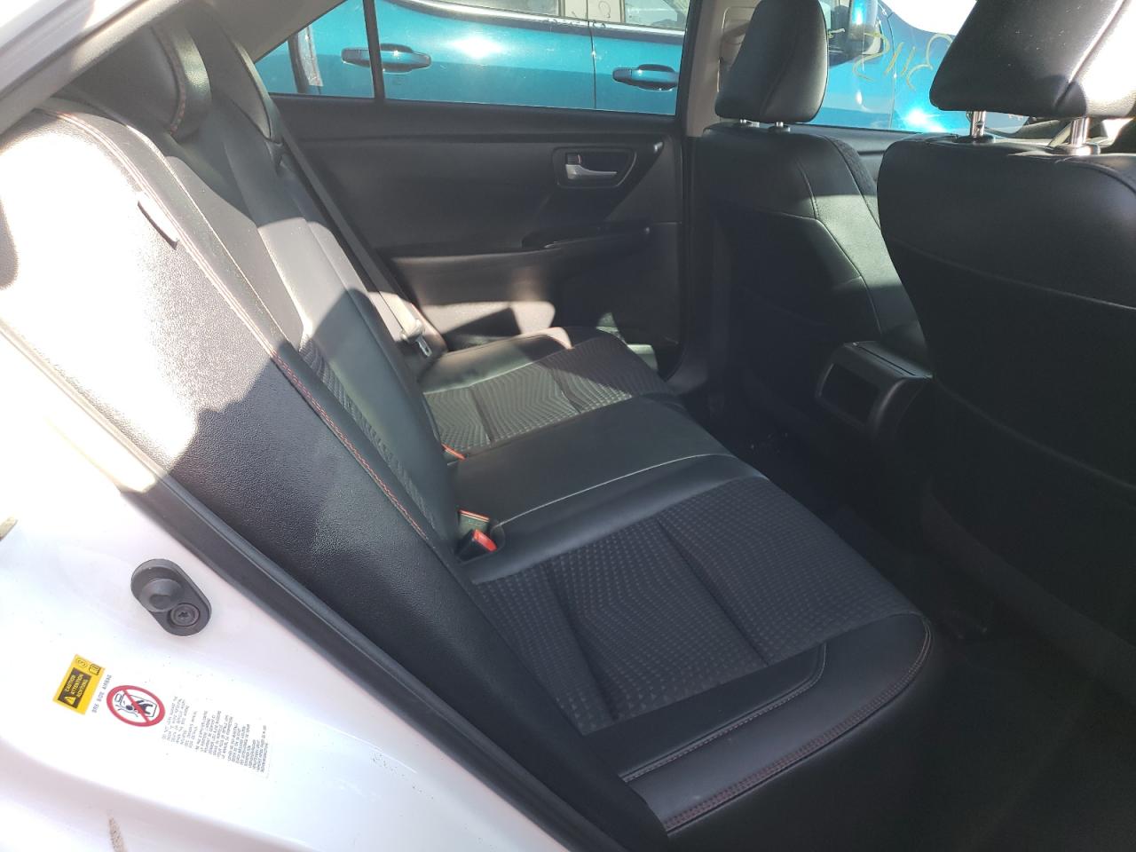 2015 Toyota Camry Le White vin: 4T1BF1FK7FU110613