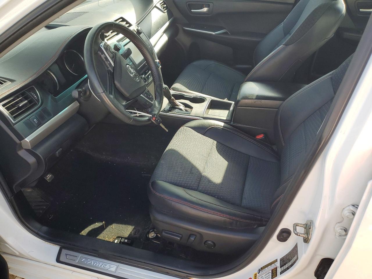 2015 Toyota Camry Se White vin: 4T1BF1FK7FU110689