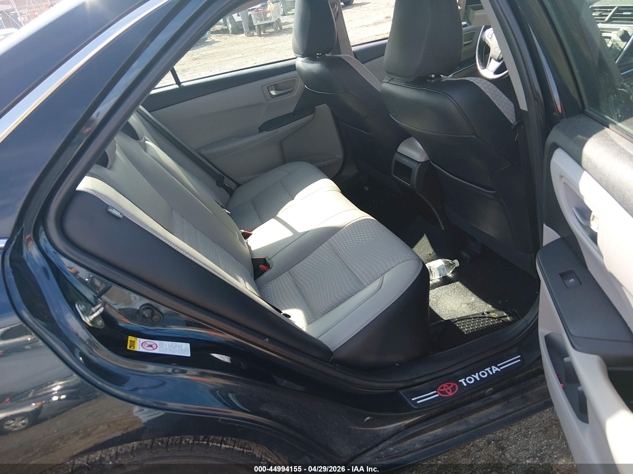2015 Toyota Camry Se Dark Blue vin: 4T1BF1FK7FU116072